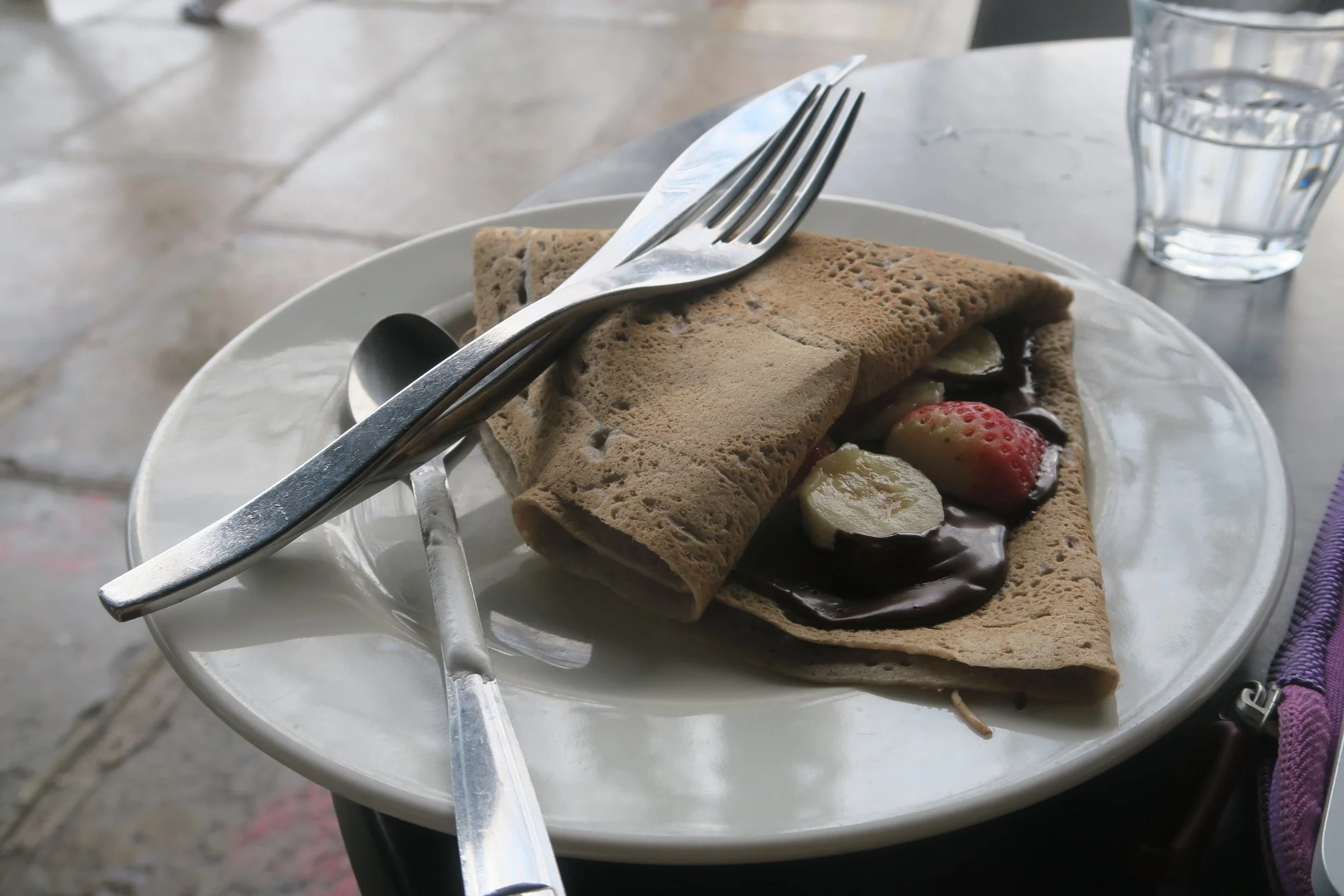 nutella crepe with berries and banana