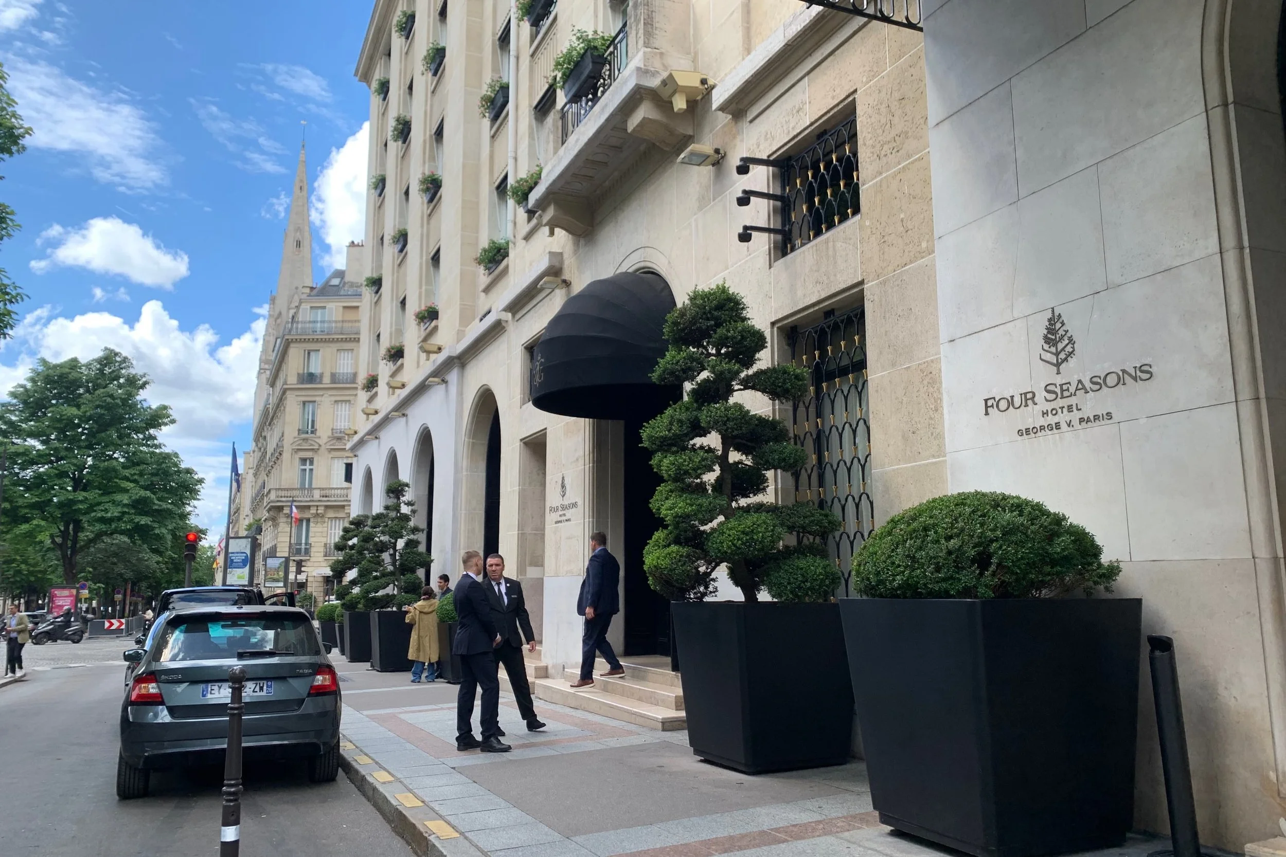 outside 4 seasons hotel paris