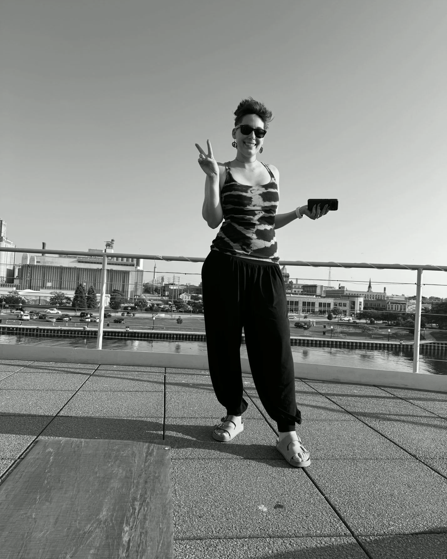 Thank you to @earth_whale for taking what might be the coolest picture of me ever 😻 I have not yet reached my final form, but I definitely feel like I'm on the right track lately 💖 

Come as you are 🕉️

Join me this week at @wavesyogastudio for:
M