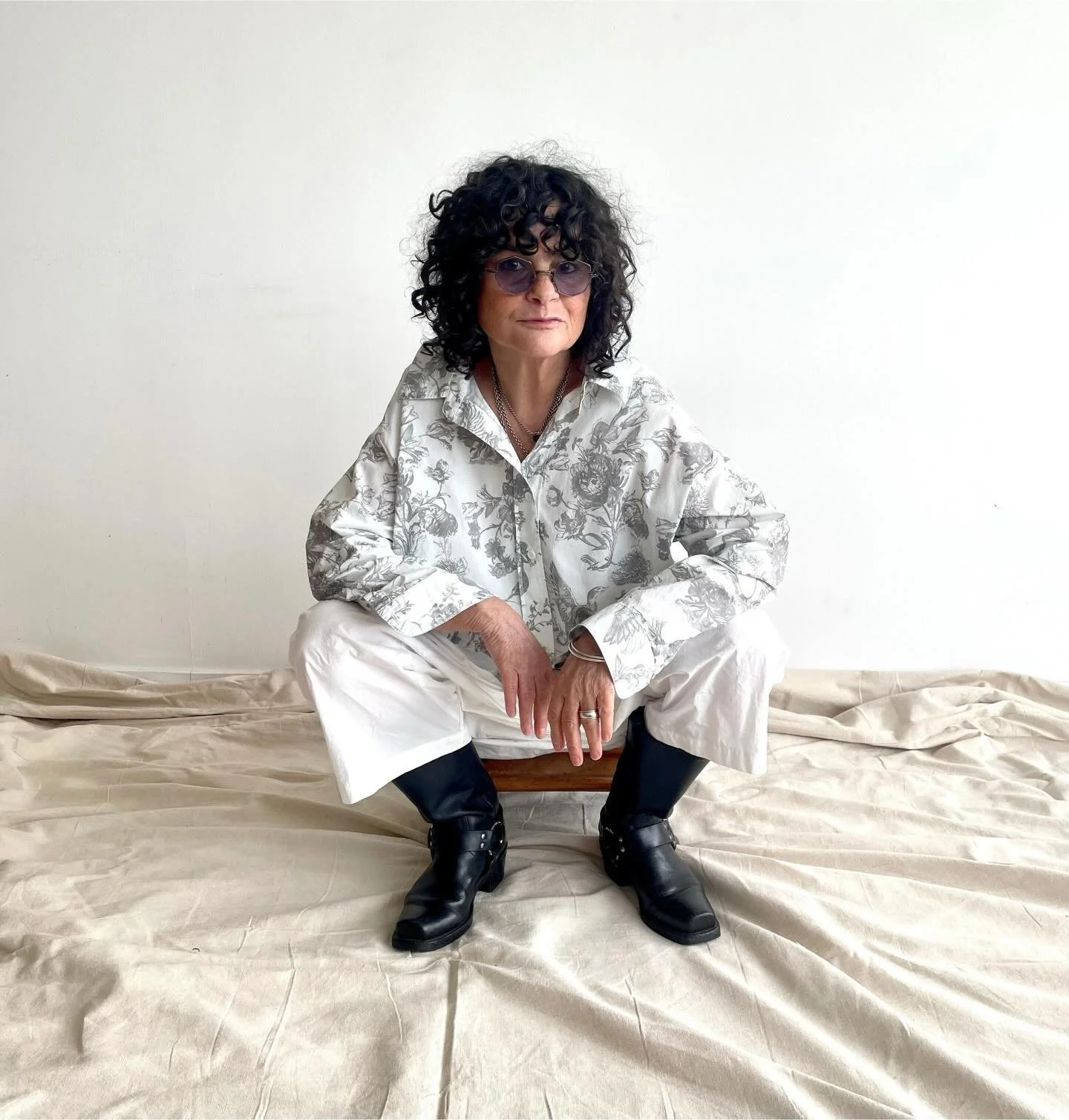 &hellip;. the new FLEUR SHIRT
Light &amp; breezy! 
100% cotton 
In charcoal or blue floral 

Available at the Spring Popup 
Sat April 25 &amp; Sun April 26 
@habittradingco 

online ebraziron.com
