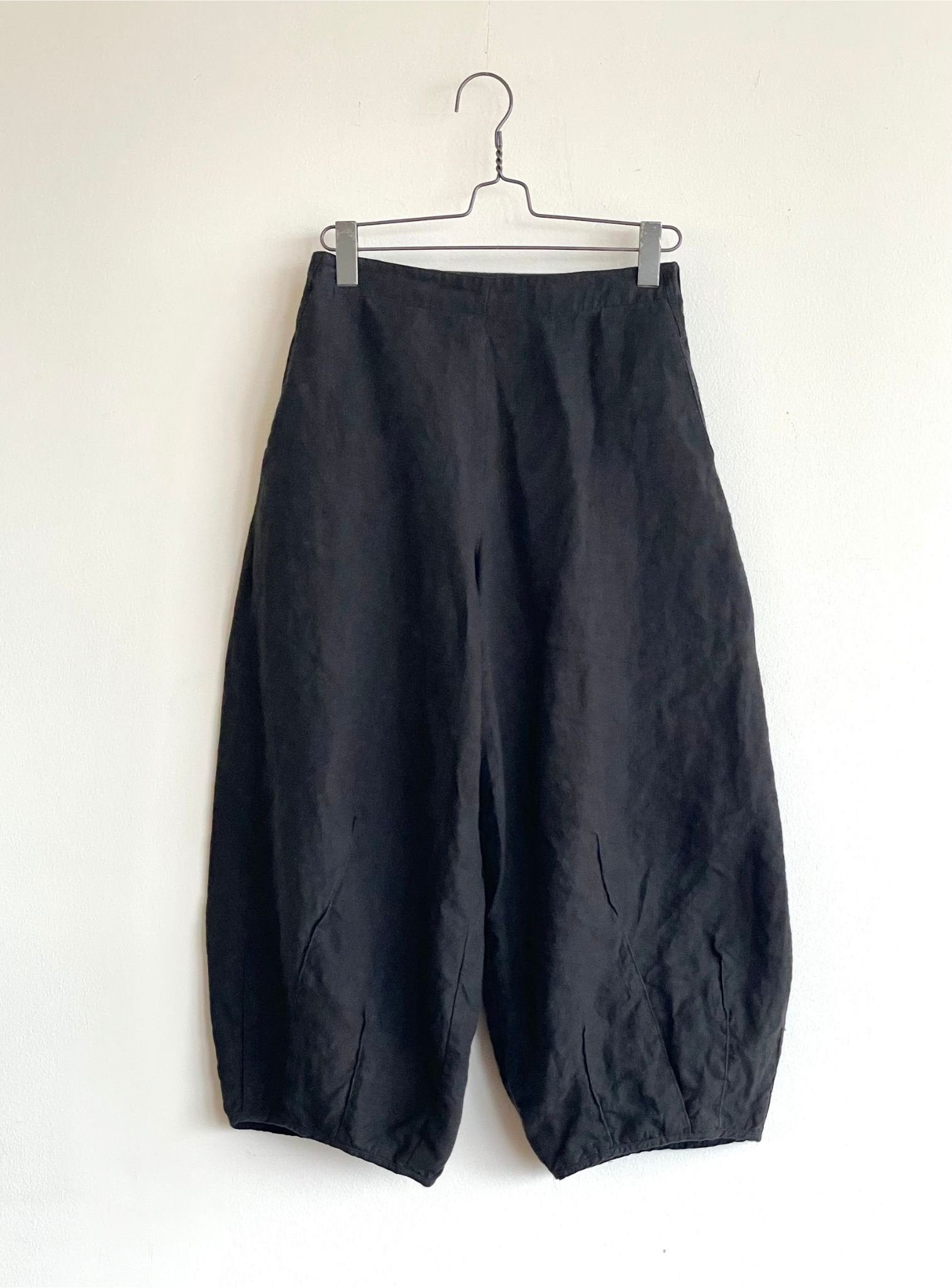 bobbie pant hemp black hanger.jpg