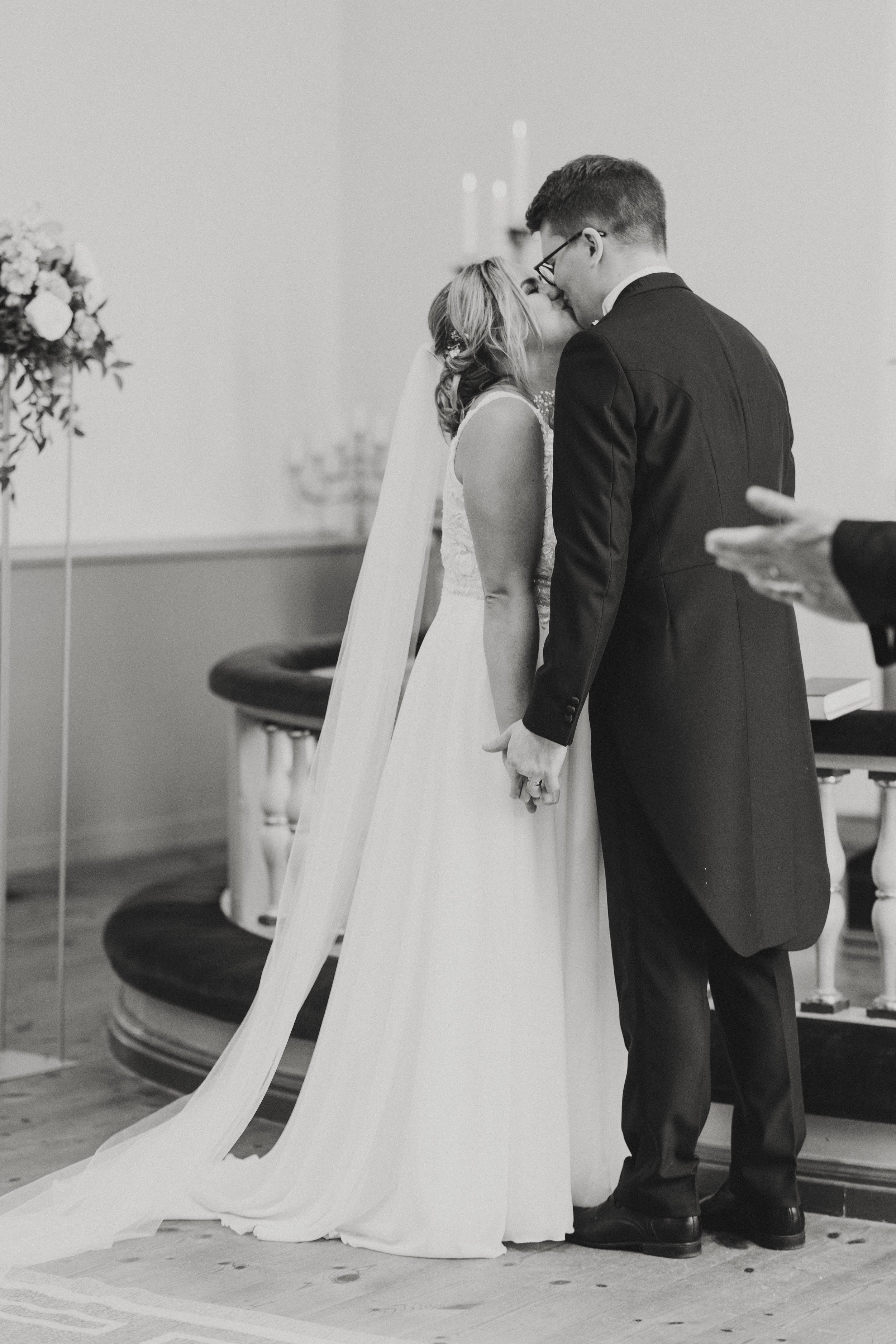 Natalie&Joel_bröllop_Marstrand_bröllopsfotograf_LajkePhotography-vigsel-96.jpg