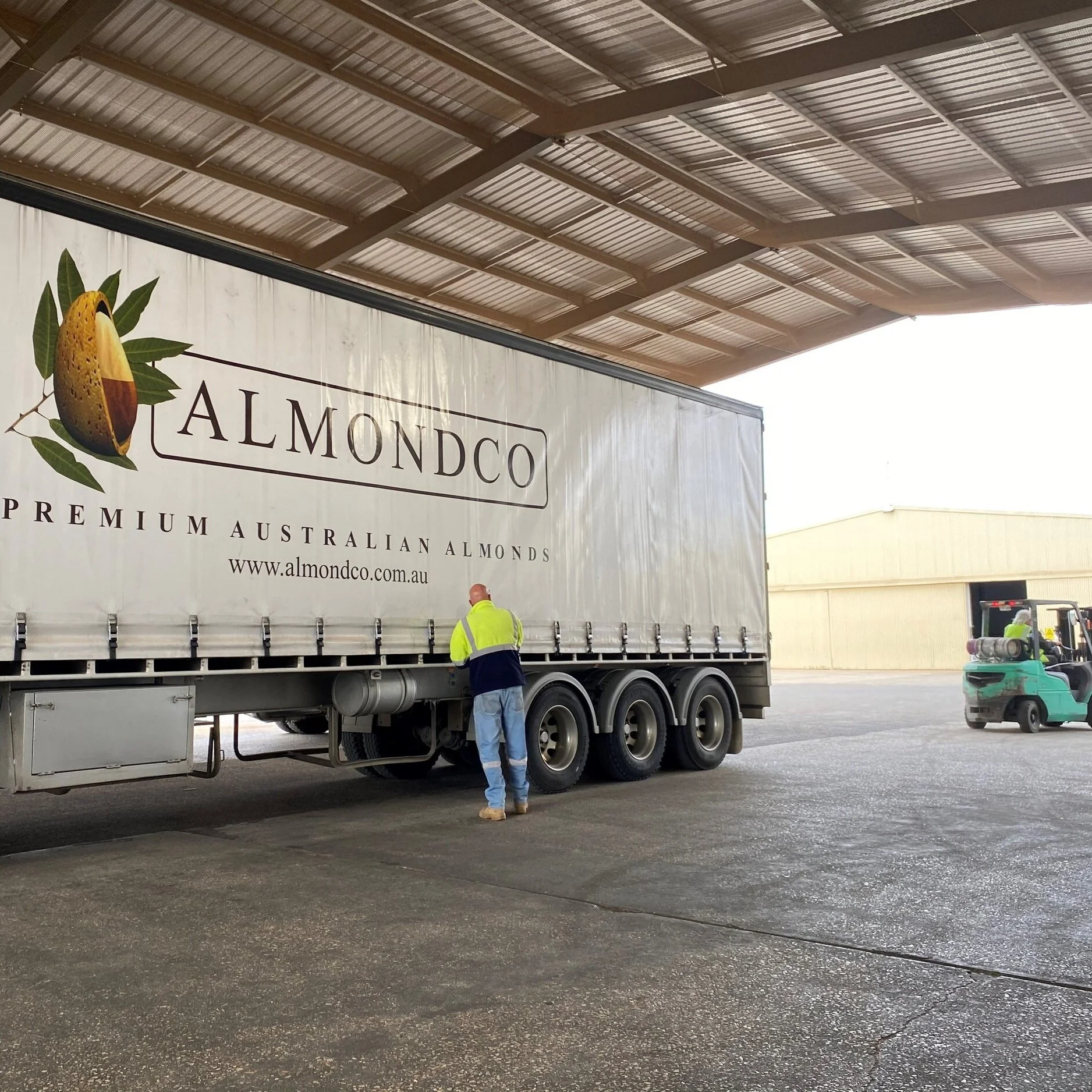 Almondco Lyrup, SA - Cracking Plant