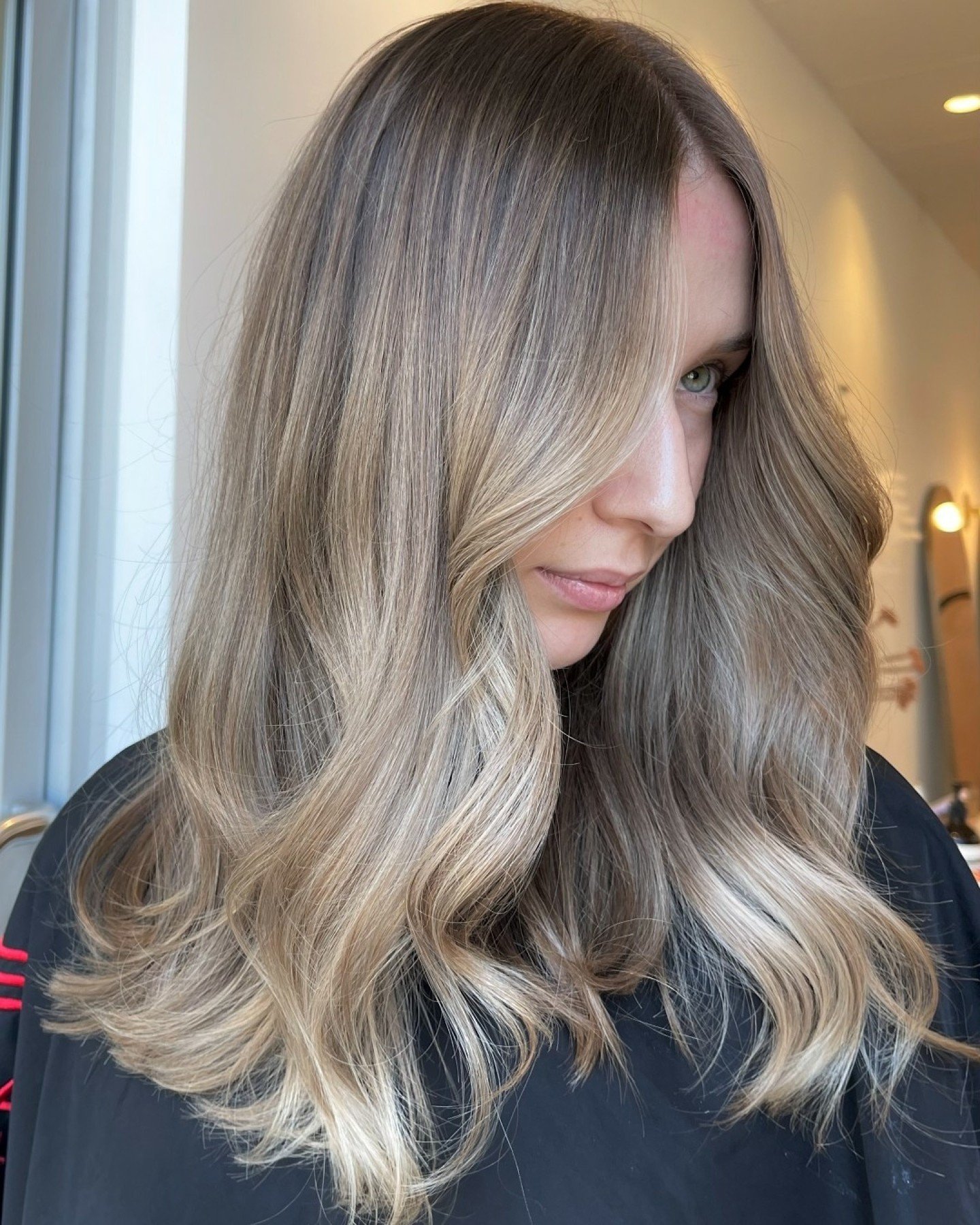 NEW COLOUR UNLOCKED 🔓 Earl Grey Brunette ☁️ The perfectttt winter shade! 

SAVE THIS 〰️ For your cool brunette inspo! ❄️

Ready to make a change? www.blondee.com.au/book-online or book via the link in our bio! 🤍

*
*
*
*
*
#brisbanesalon #brisbaneh