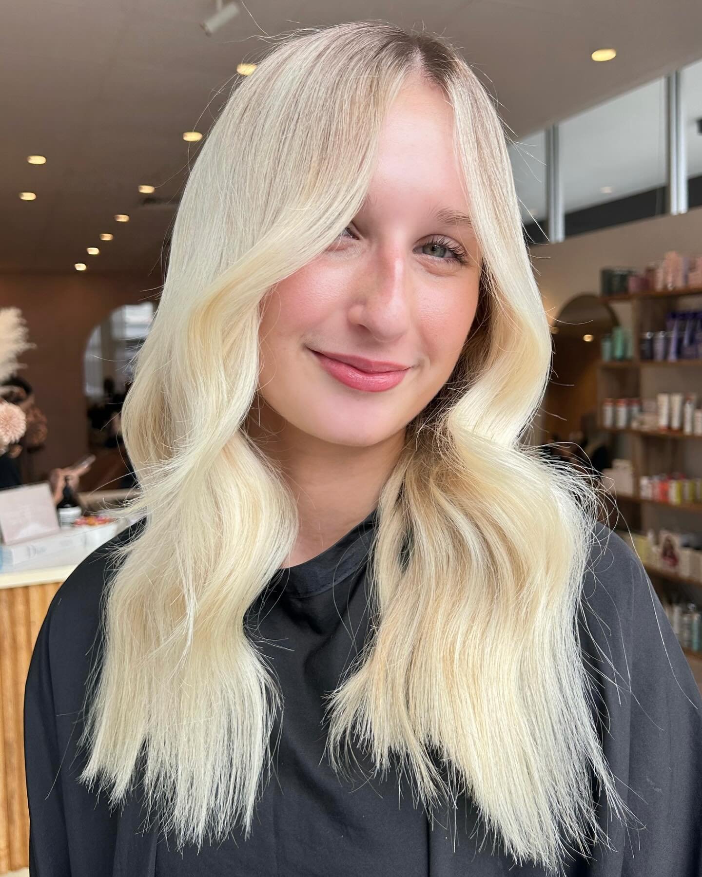THE POWER OF A TONER REFRESH ✨ SWIPE to see this before &amp; after! We recommend doing a toner refresh in between your foil appointments to help keep your blonde looking and feeling FRESH! Stylist 〰️ emerging stylist @luca_blondee

#WellaProANZ #Ask