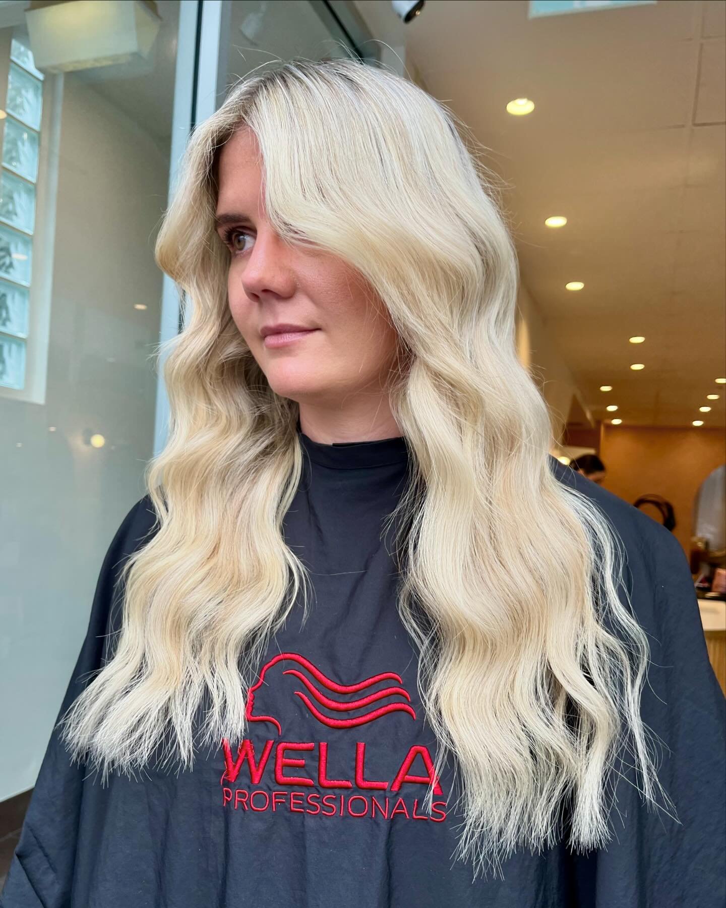 COLLAB ALERT 🚨 @beth_blondee teamed up with @hairbysophors to create this stunning extension transformation! 🤍 

Beautiful blonde as always by our salon mama @hairbysophors 🔥 And extension application &amp; style by @beth_blondee ✨

Team work make