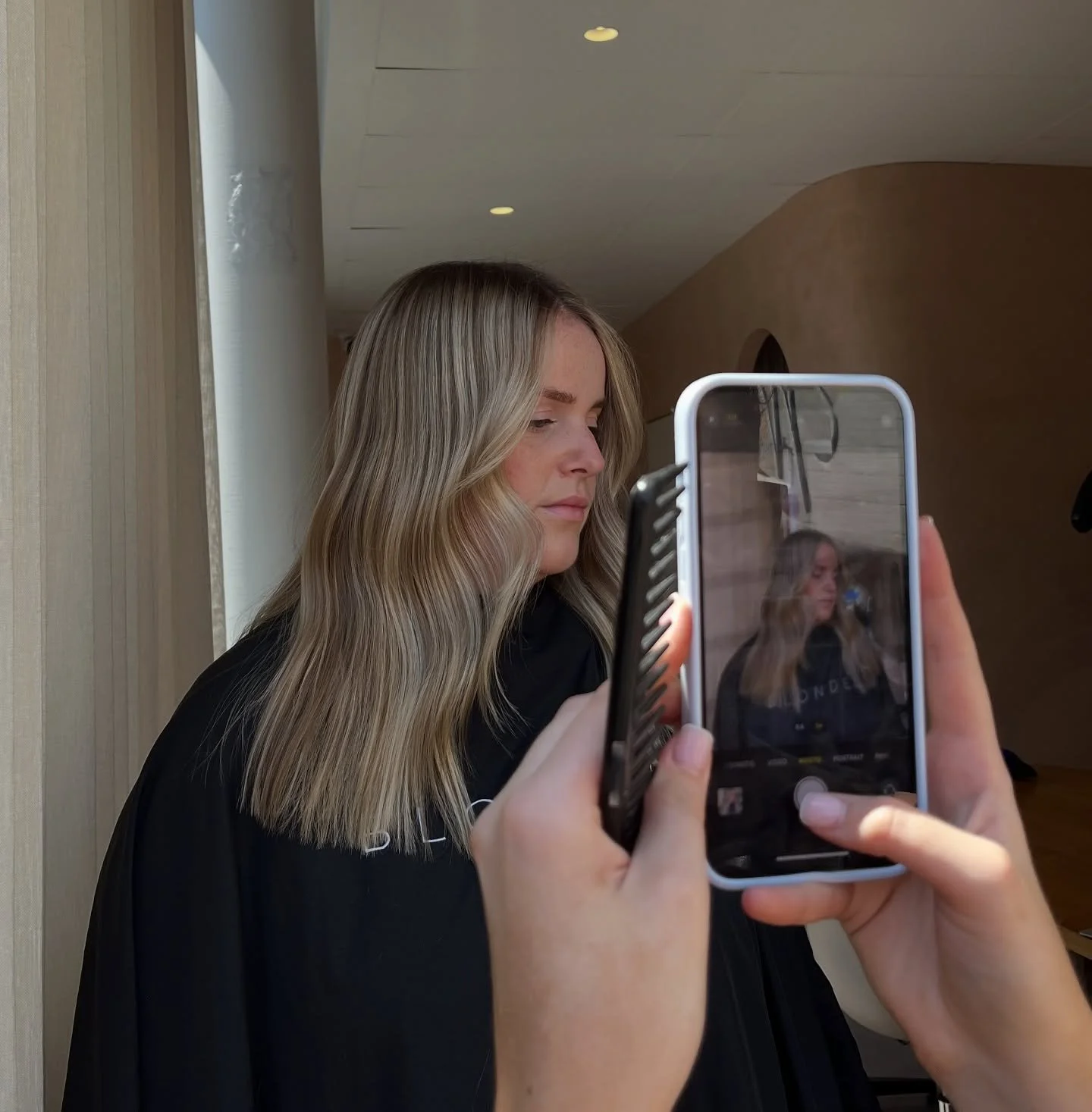 bts ft. @luca_blondee 📸🍯🧸

🏷️
#blondespecialistsalon #brisbaneblondespecialist #goldcoastblondespecialist #hairtransformation #k18
