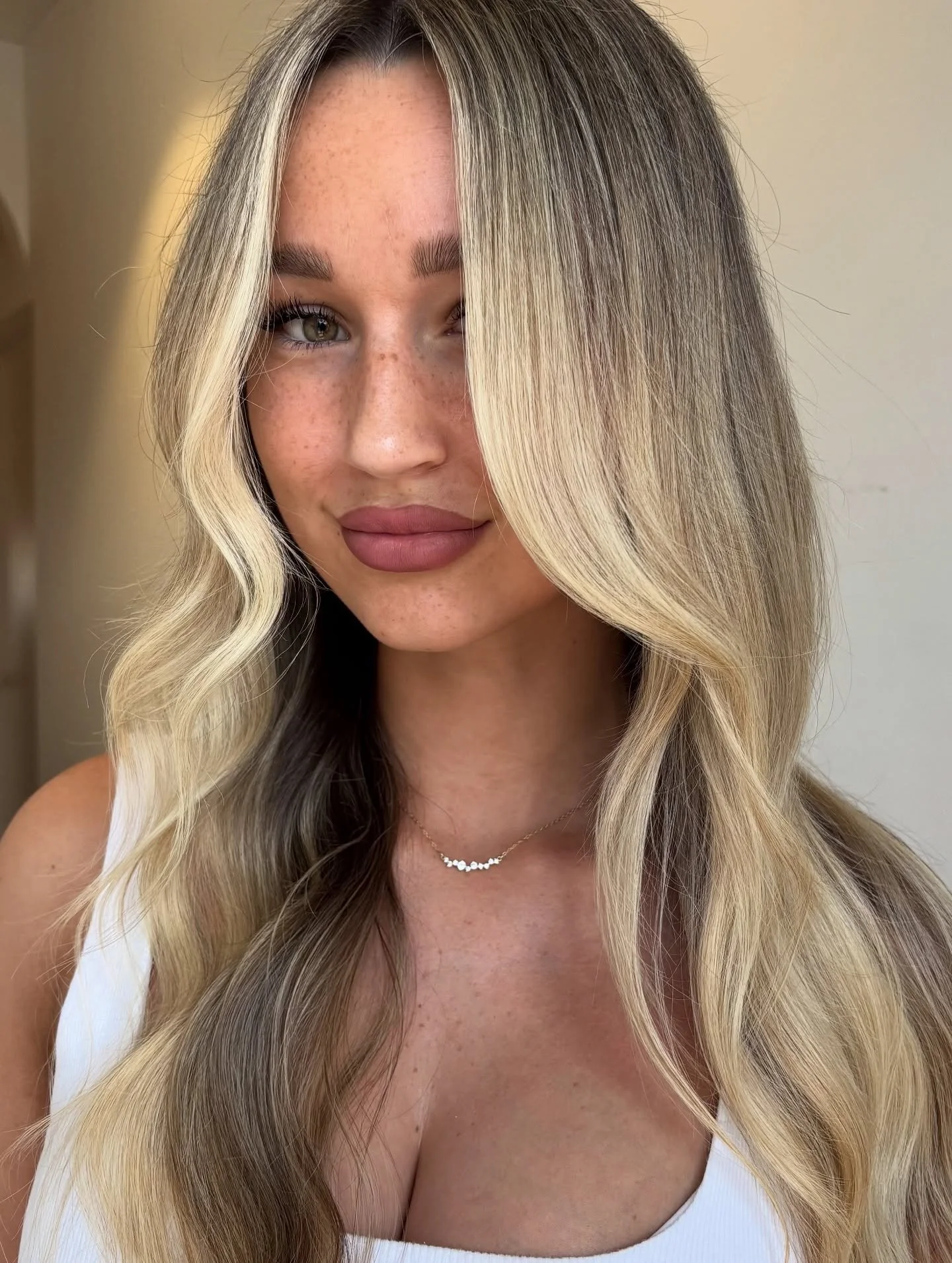 @anna_blondee X @misskitalee 🤍🤍🤍

🏷️ 
#blondee #blondespecialists #brisbanebestblondes #brisbanehairstylist #morningside #newstead #burleigh