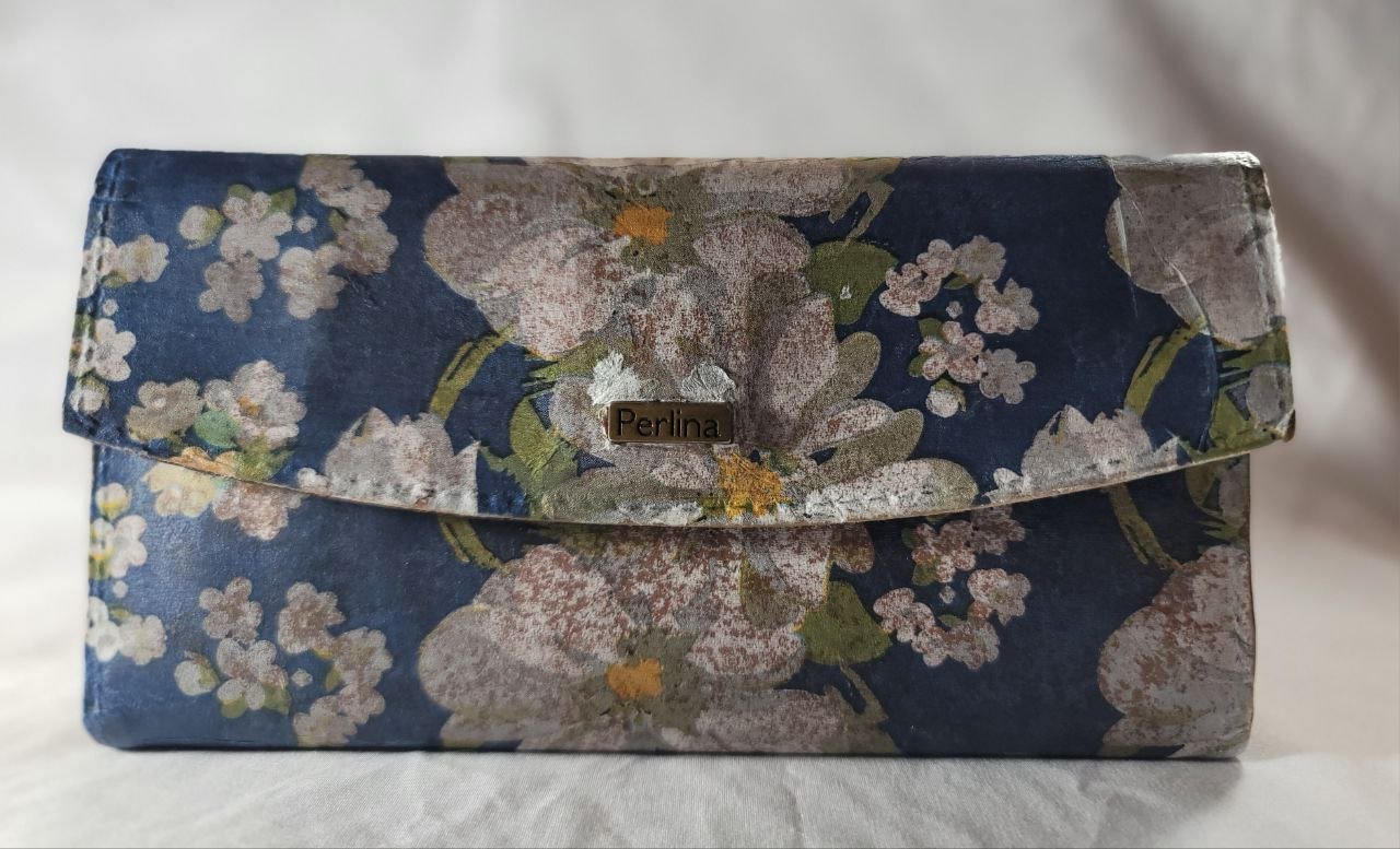blur blossom wallet 1.jpg