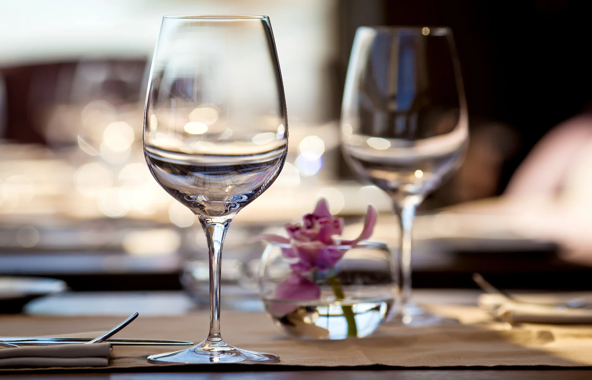 Dining 1.jpg