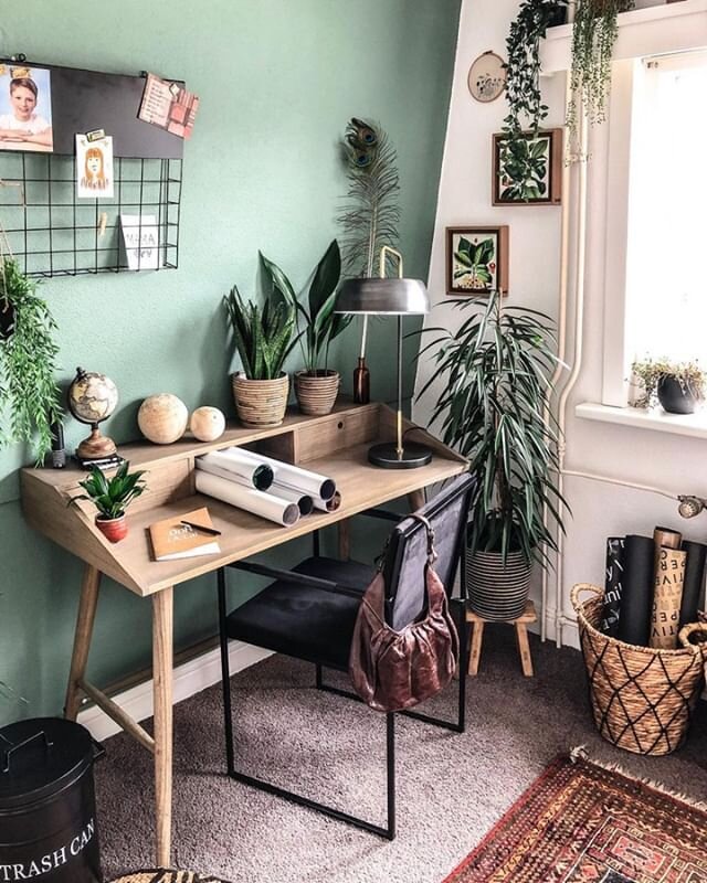 New Monday, new week, new goals. 🕛⁠
⁠
@andrea_groot's incredible home office is inspiring us today with nature in every corner. 🌿⁠
⁠
Furniture by @kavehome.⁠
⁠
#furniture #supplierfurniture #interiors #interiordesign #interiorinspiration #home #dec