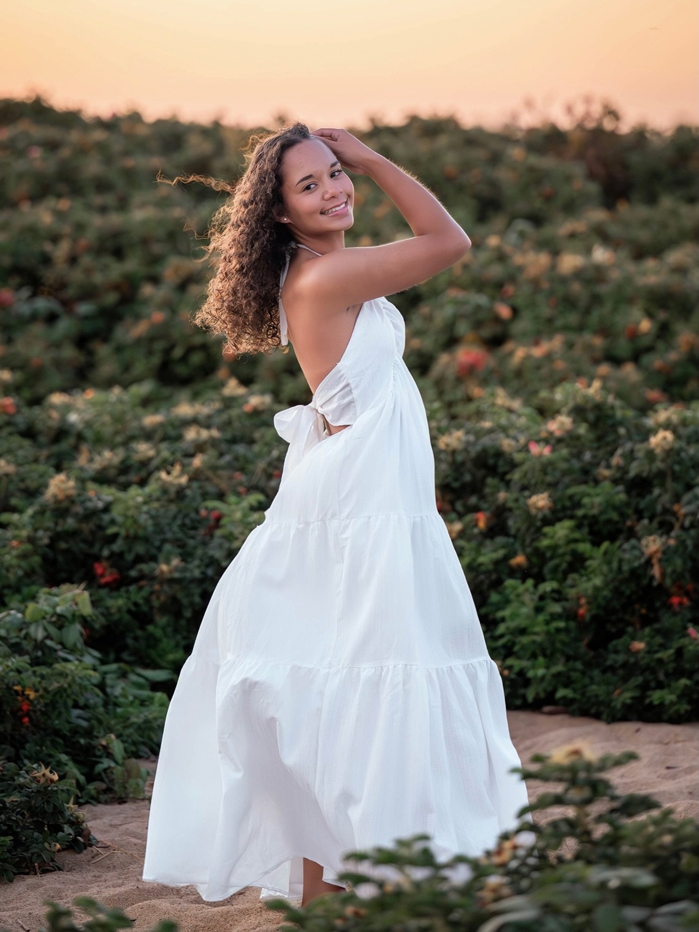 **Class of 2027** Now is your time to set up your Grad portrait session!! Yesterday I highlighted Fields and parks for location ideas&hellip;  Next up is Beaches! MA and NH have so many beautiful options for beach locations! I have a few that I keep 