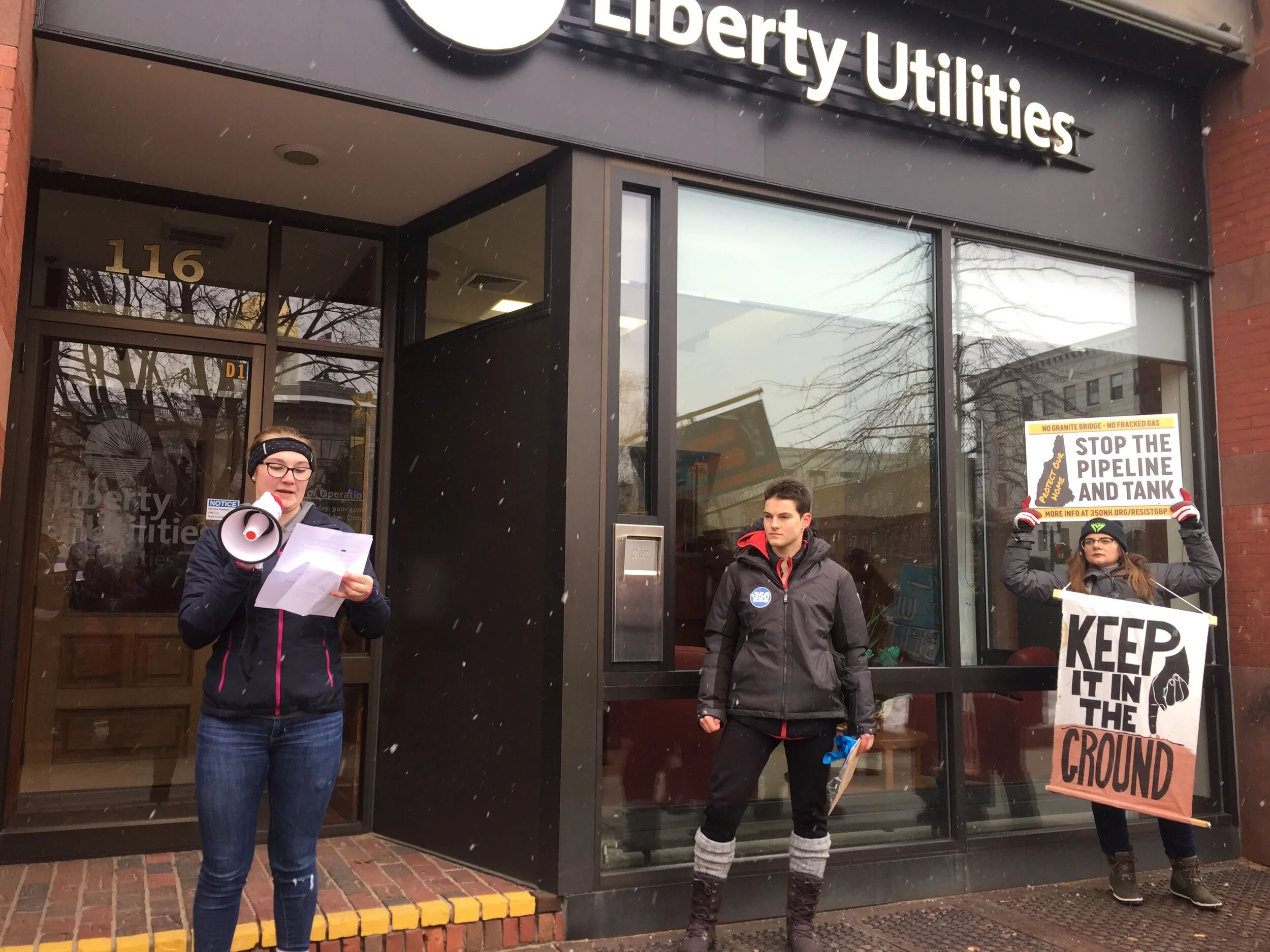 Concord Climate Strike Draws a Crowd Outside of the State House