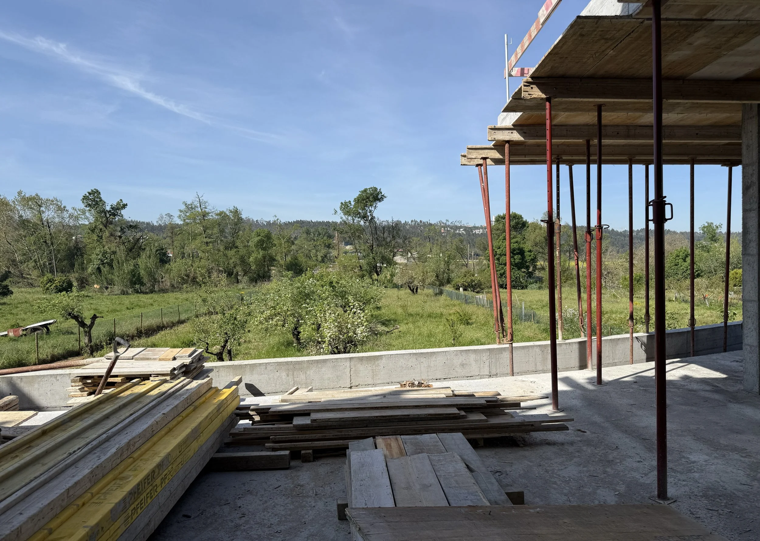 Moradia no Vidigal - Obra.jpg