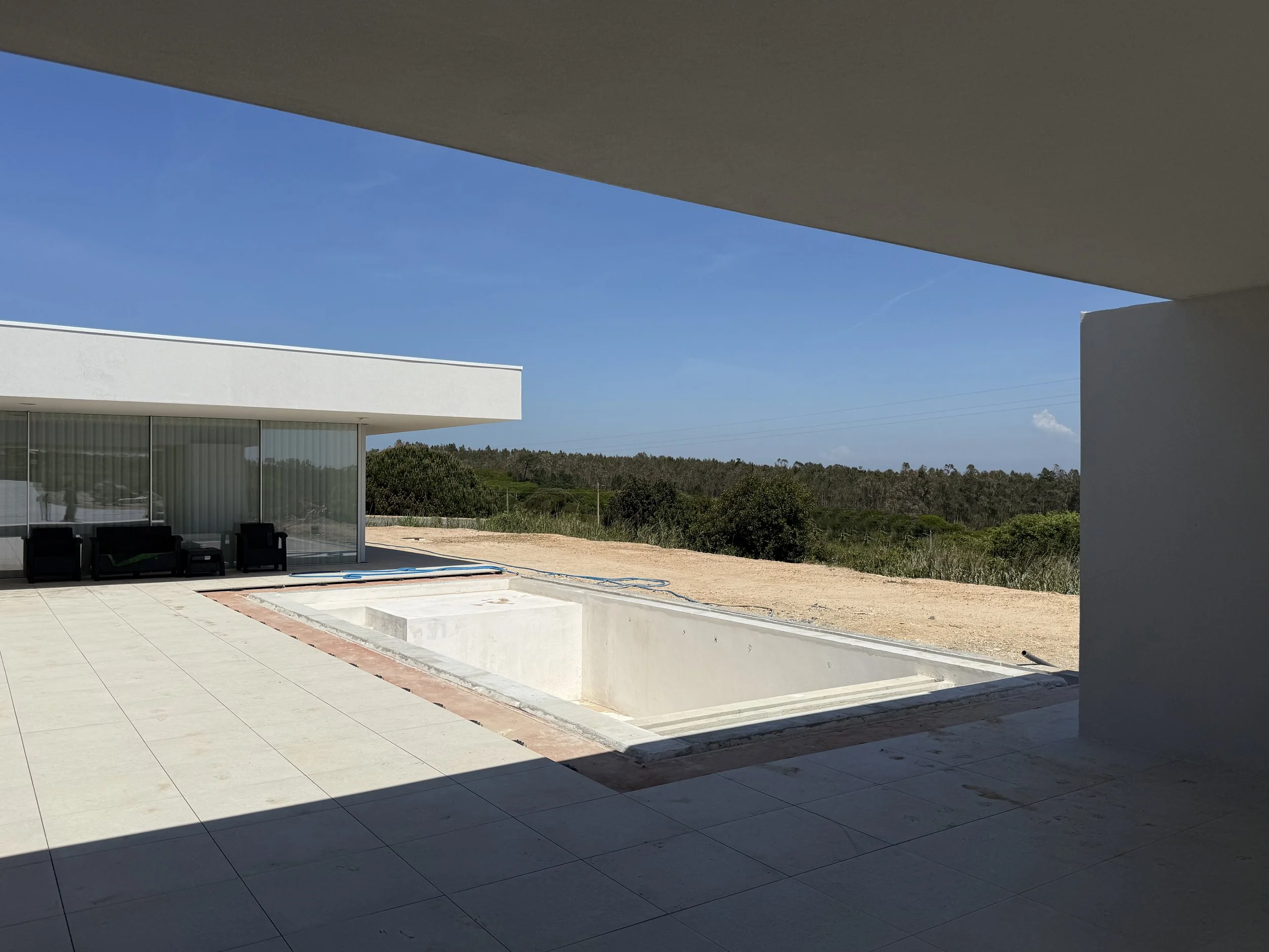 Imagem Exterior 04 - Tiago Frazão Arquitetos.jpg