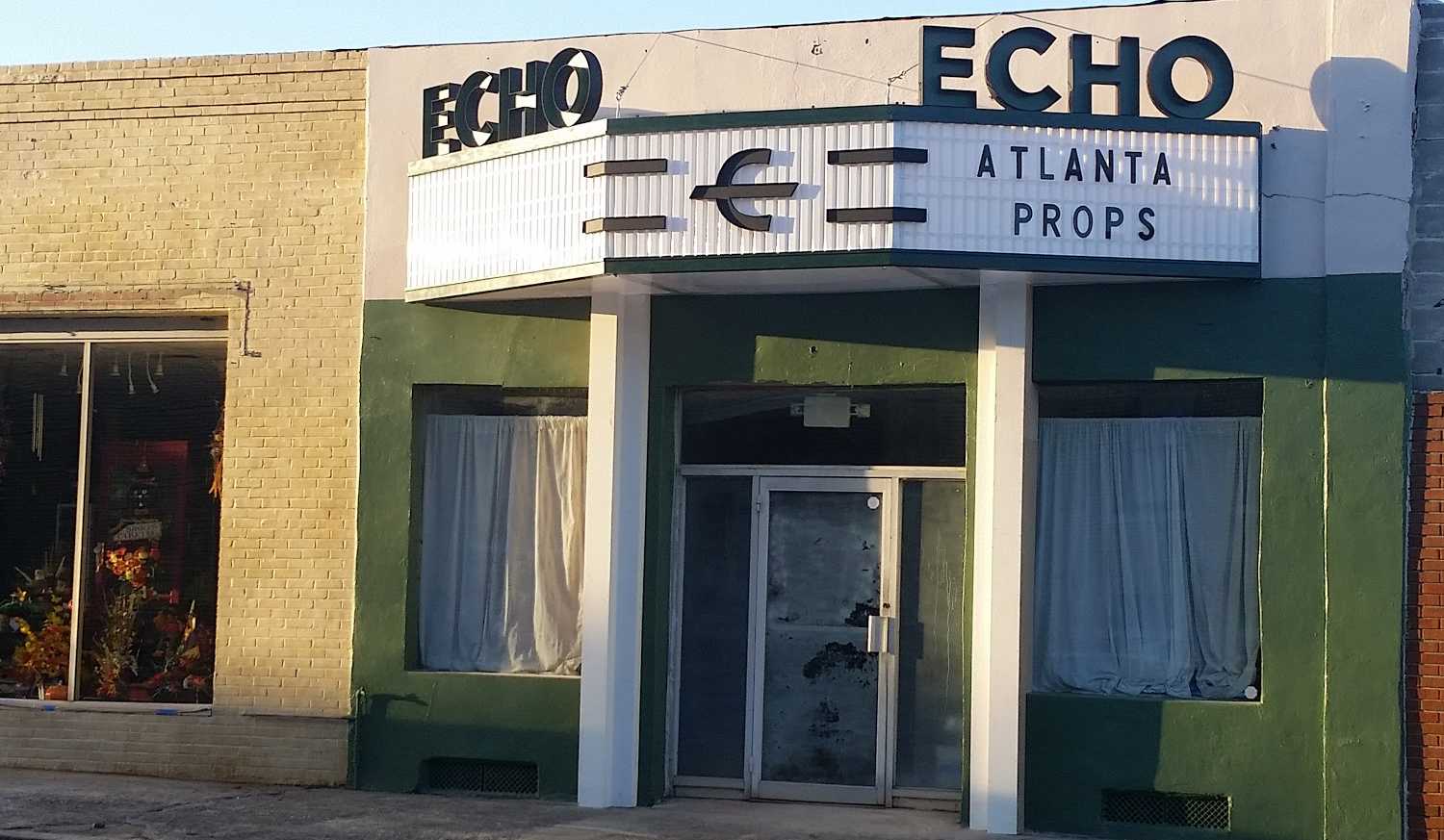 Atlanta Props™ Custom Props and Scenics