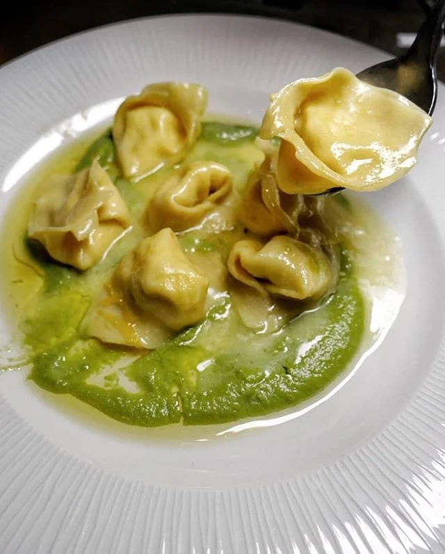 Eating our greens with the help of Tortelli. 🙌
📸: @omgitsbomb
.
.
.
.
#cardoncellodivino #newforkcity #topnycrestaurants #italianrestaurant #tortelli #homemadepasta #winespectator #italianosteria #eatingnyc #nycfoodie #seriouseats #summermenu #seas