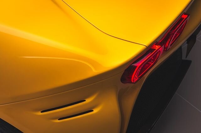 This gorgeous detail from the SF90 Stradale pays homage to some of the most historical Ferrari racing cars. Are you able to name two of them?
#Ferrari #FerrariNY #FerrariSF90Stradale #GialloTristrato