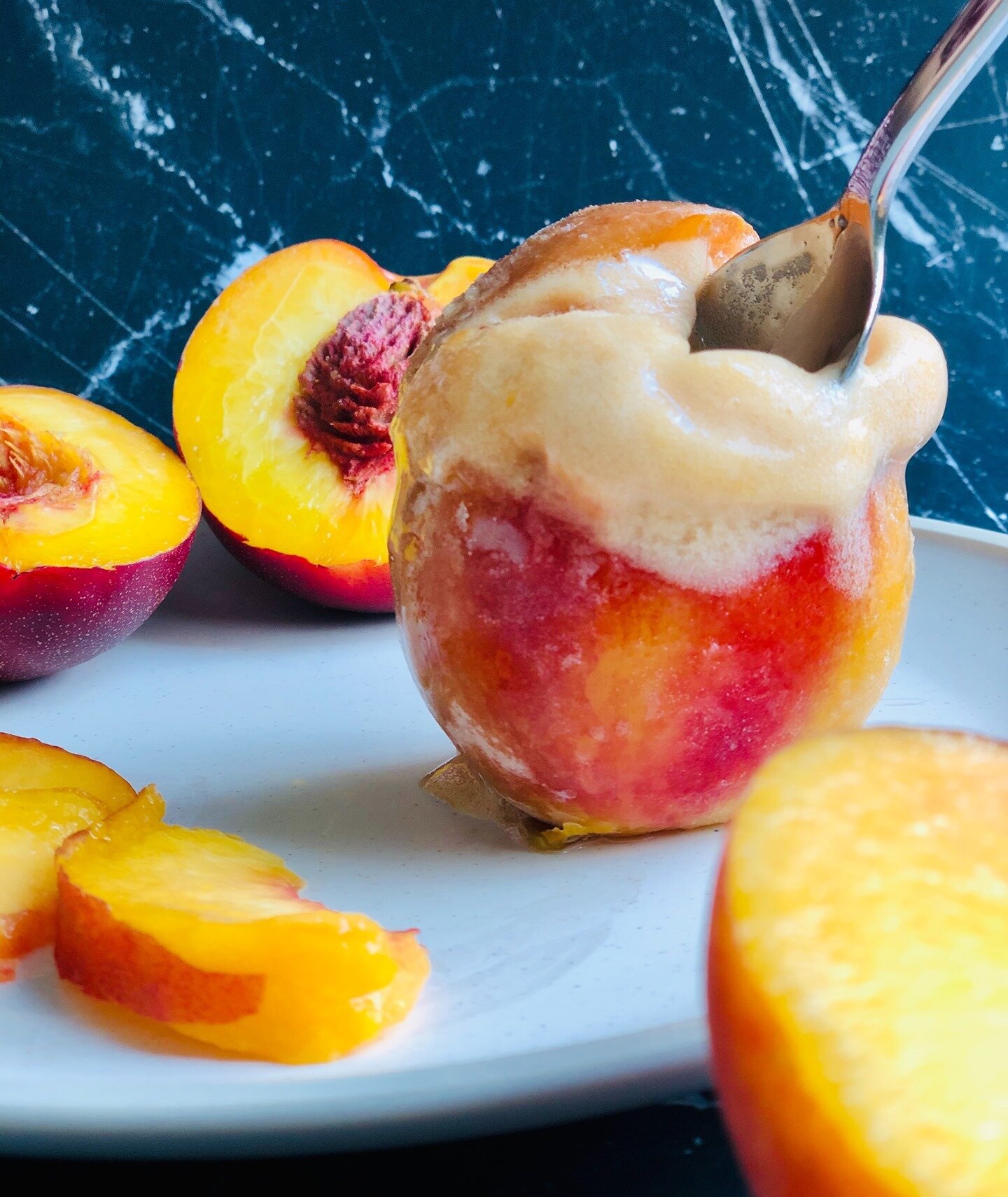 All the best peaches are made into sorbet 🍑 

To enjoy this at home, click our link in bio.
.
.
.
.
#bindidessert #bindi #fantasianeldessert #foodservice #dessertmenu #frozendesserts #rawingredients #tastesofitaly #dessert #desserttable #eatdessertf