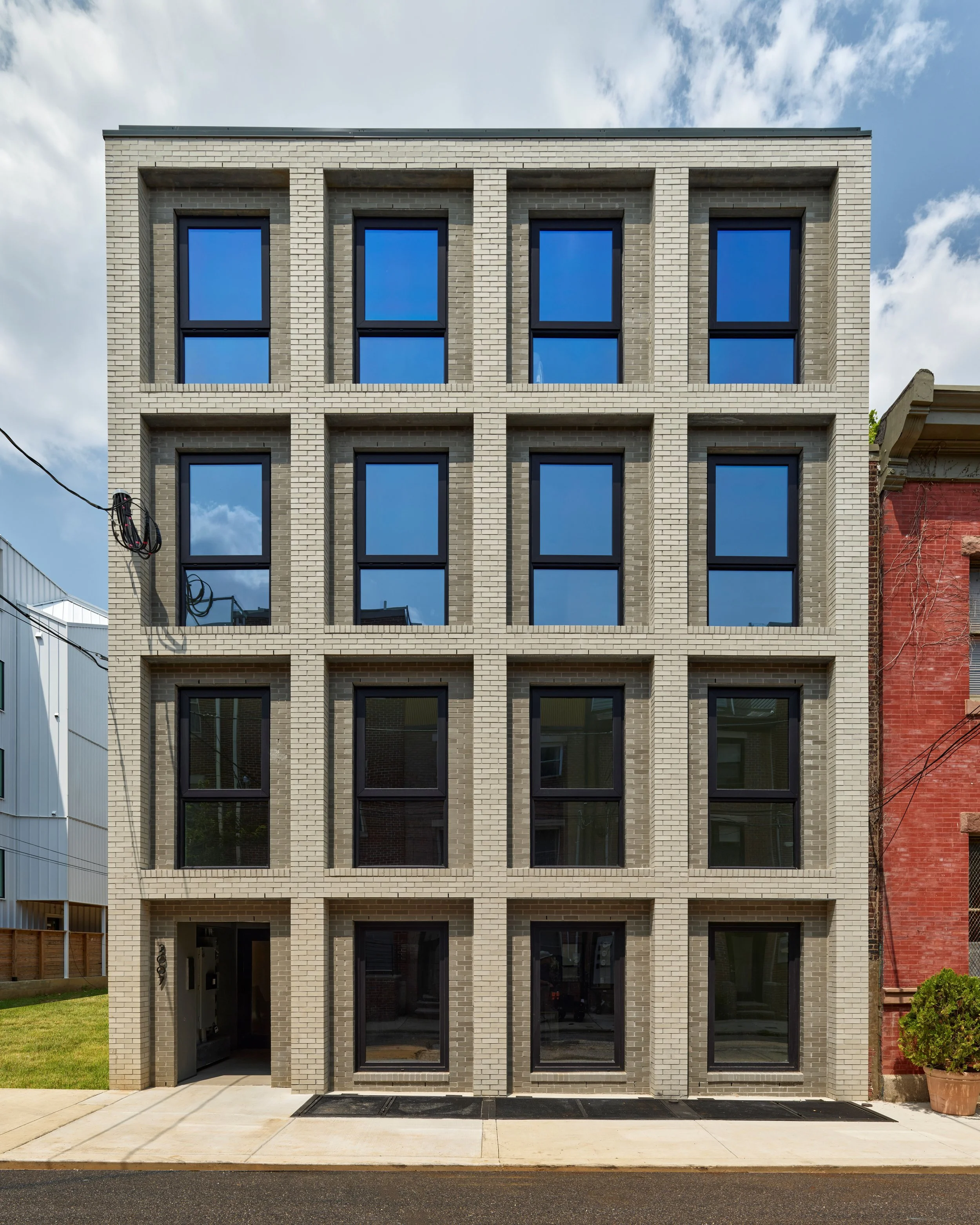 Archive Cambridge Straight On Day.jpg