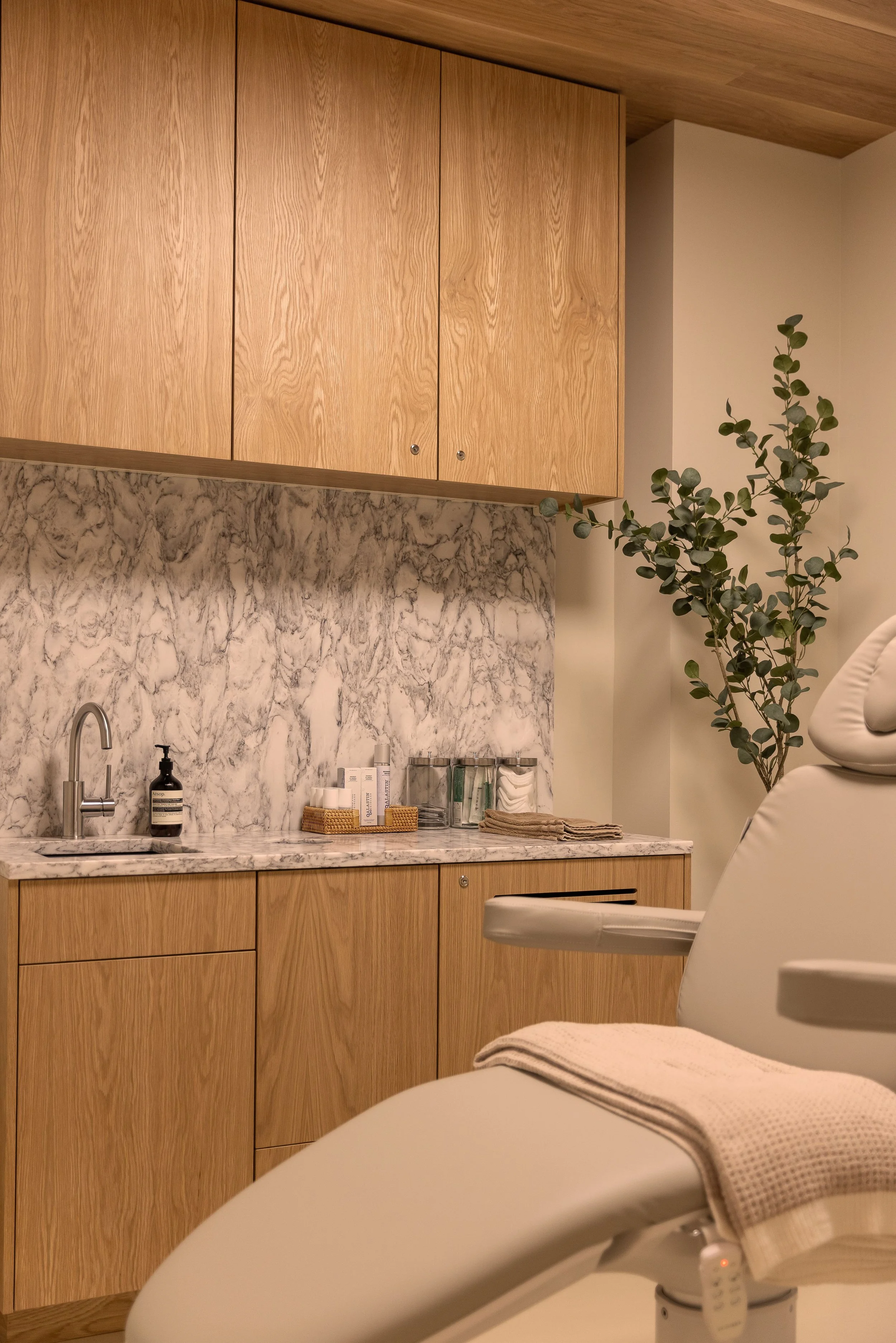 FY2A2804 warmera.jpg