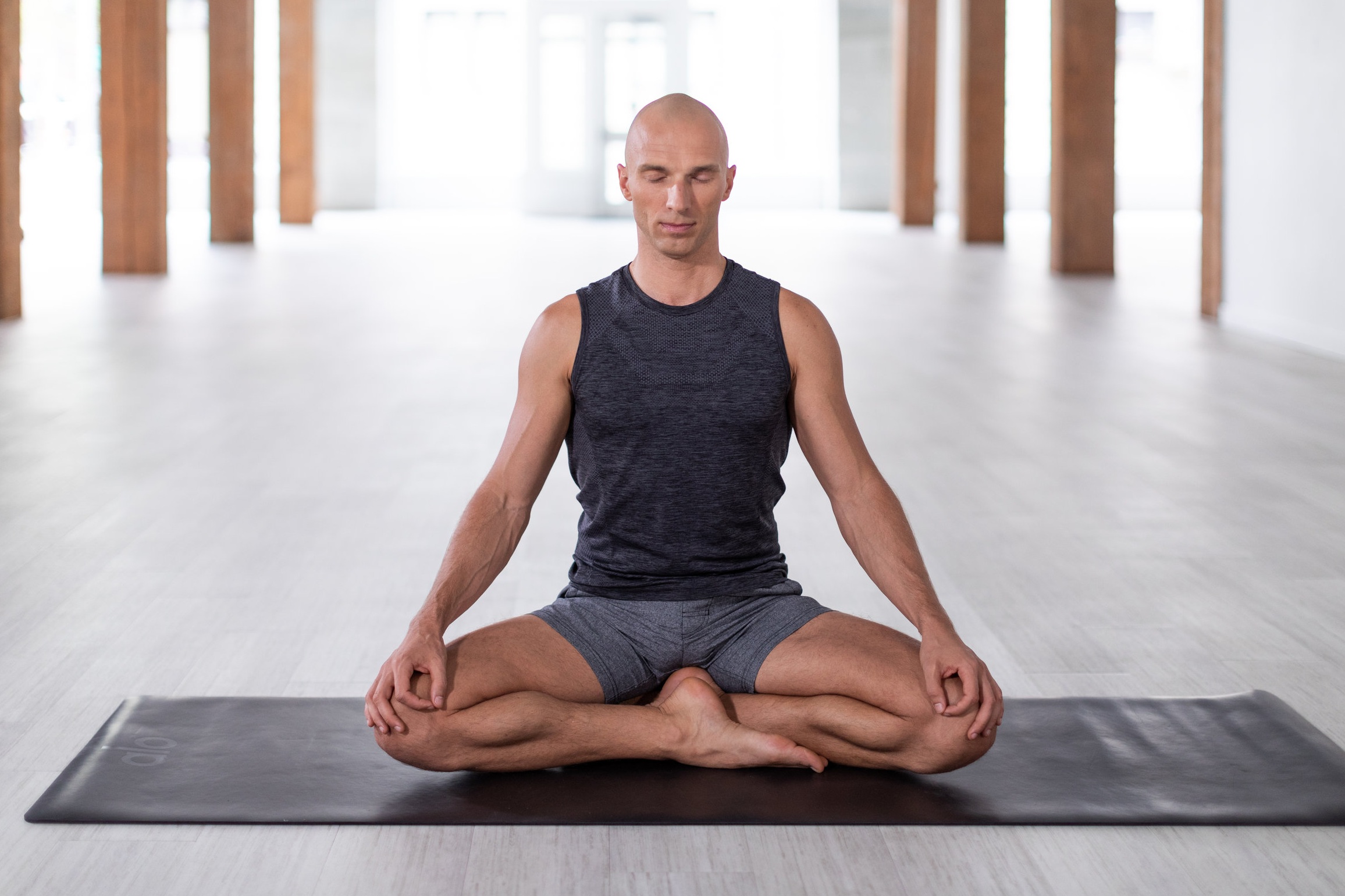 5 Poses for Meditation — Alo Moves