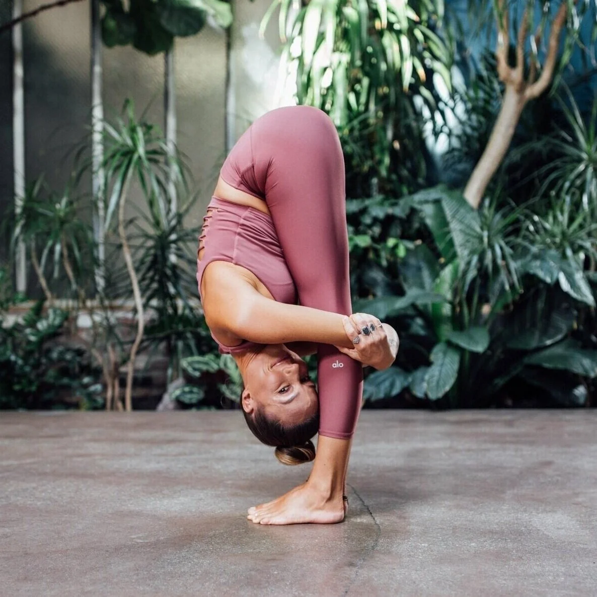 Best Yoga Poses For Hikers — Alo Moves