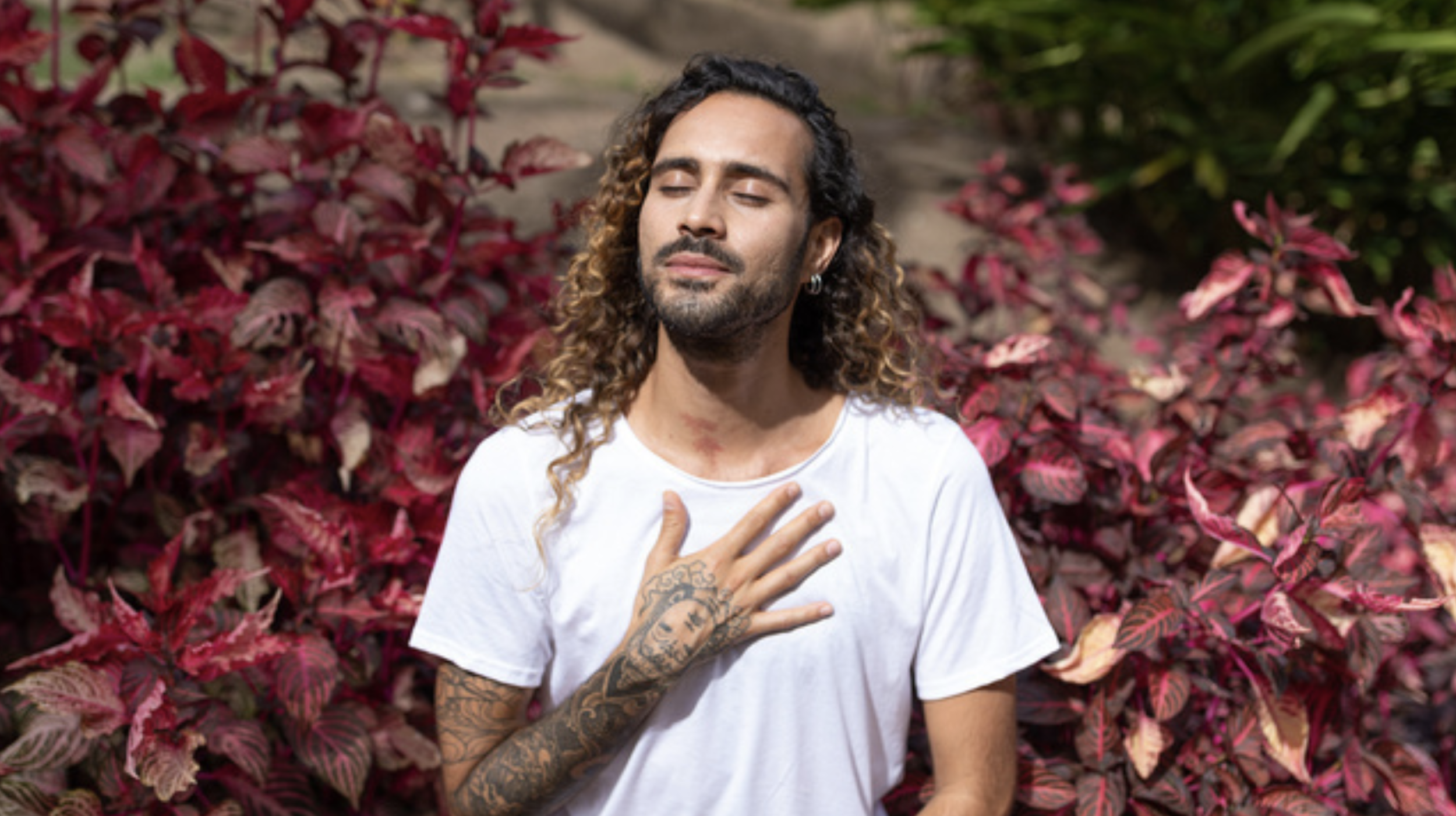 How to Meditate in the Morning When You’re Not a Morning Person — Alo Moves