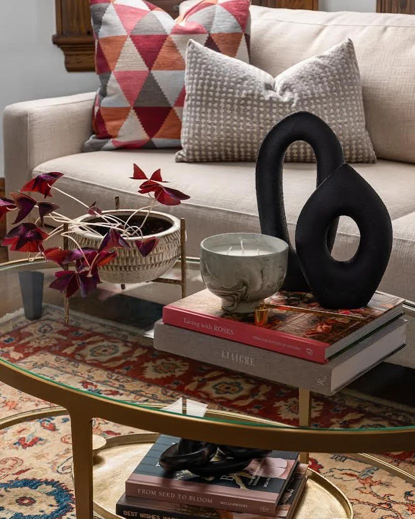 Design is in the details &hellip;
&zwnj;
In this captivating detail shot of our clients&rsquo; sitting room, we are treated to a rich blend of elegance and comfort that showcases the meticulous design choices within the space. The focal point is an e
