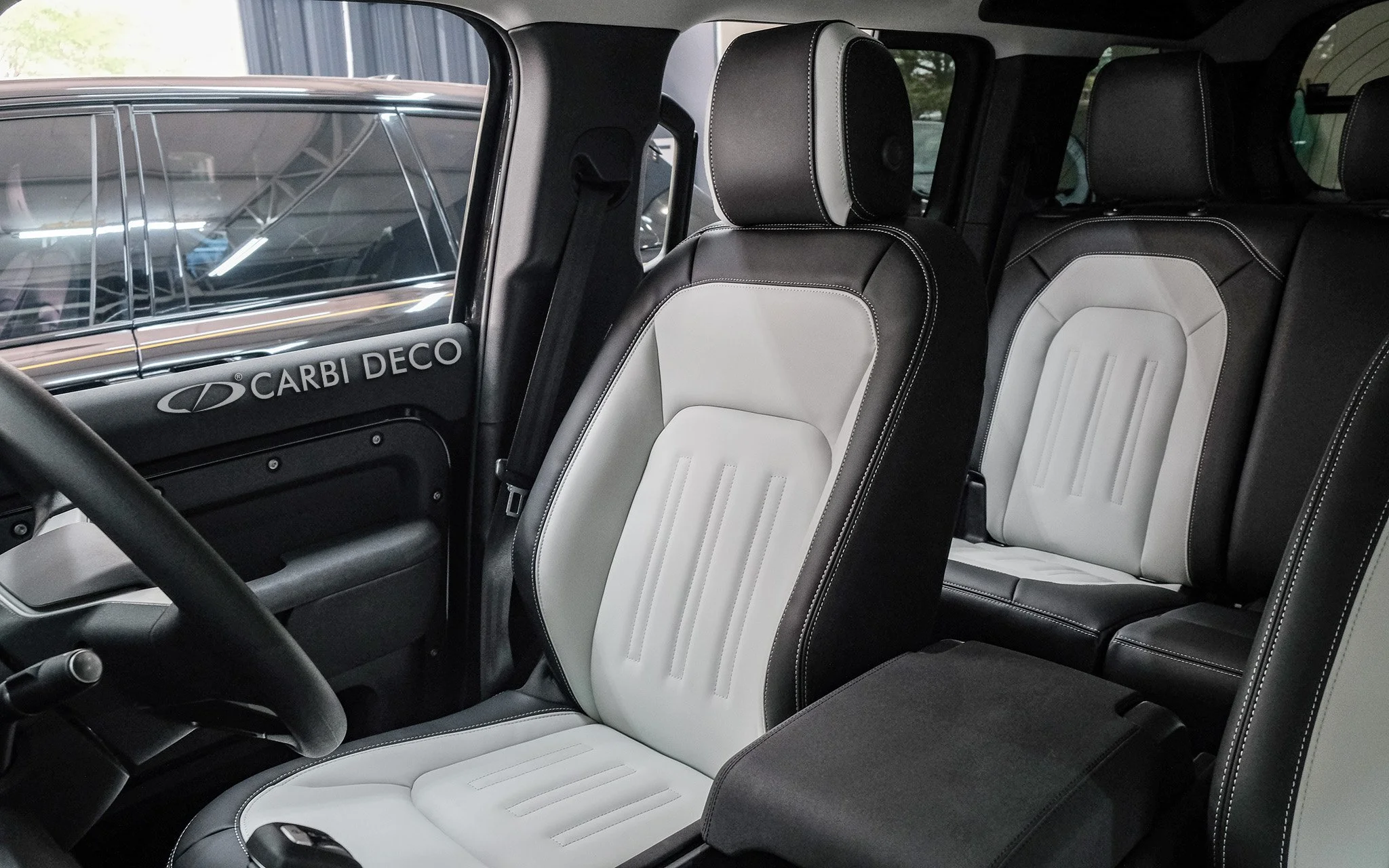 Land Rover Defender 110 Leather Seats in Black and White Nappa Leather ...