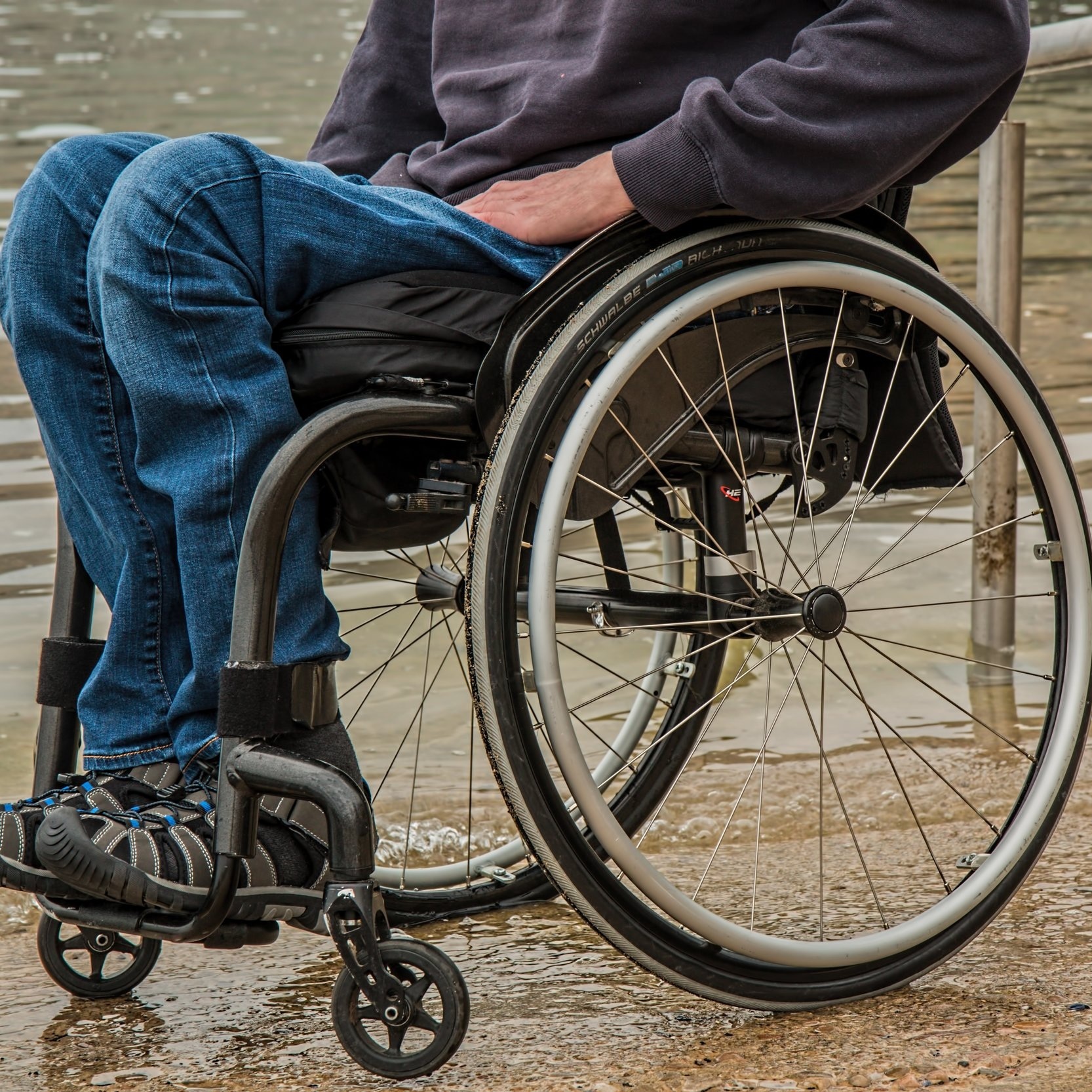 wheelchair-1595794.jpg