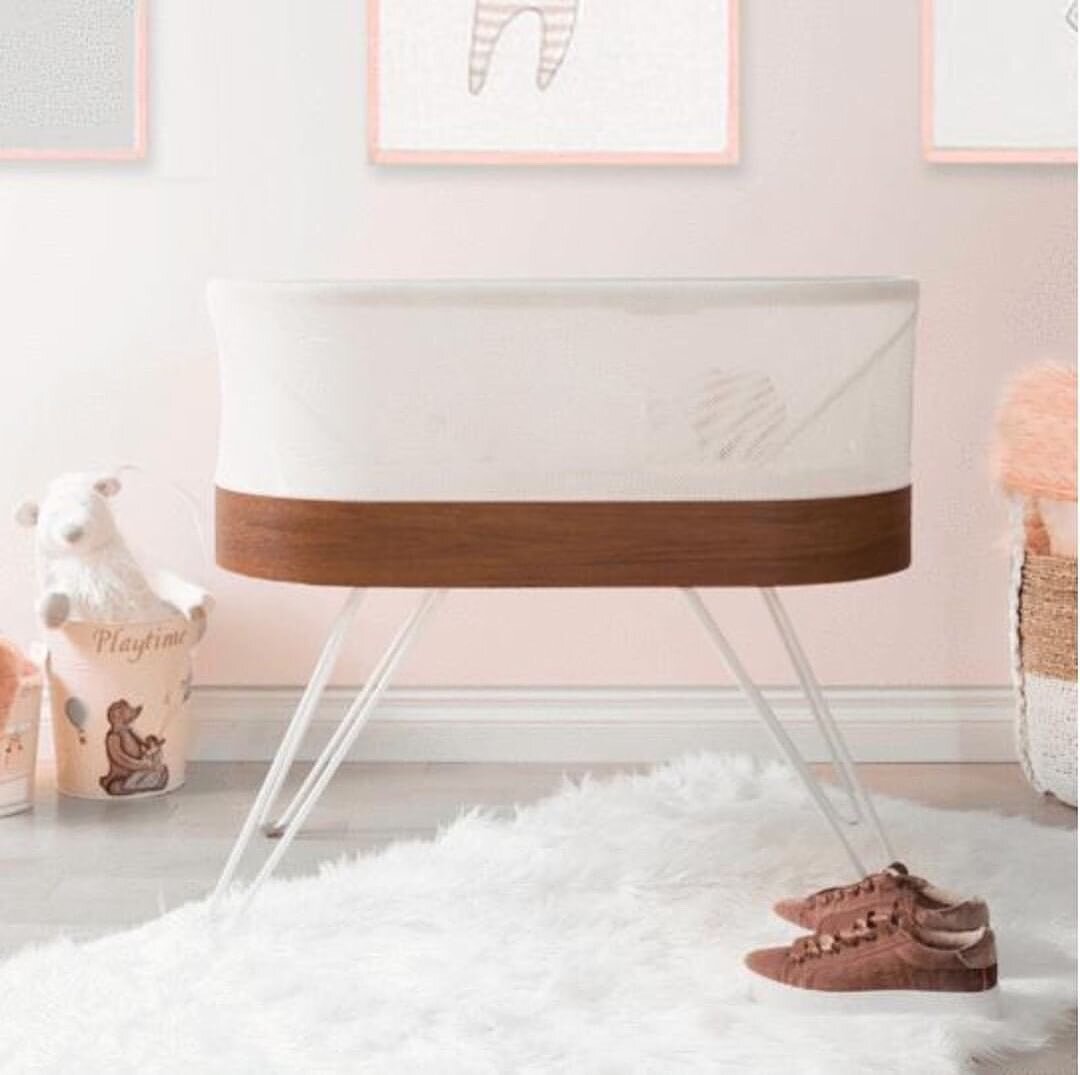 ✨If you&rsquo;re currently shopping for a bassinet, it&rsquo;s very likely you&rsquo;ve been exposed to the @happiestbaby Snoo.

✨This weekend, there was lots of interest during bassinet Q&amp;A about this item and if it was worth the splurge. Lots t