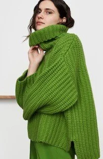 Don’t be afraid of color, this gorgeous kelly green from nature is timeless in fashion &amp; homes.