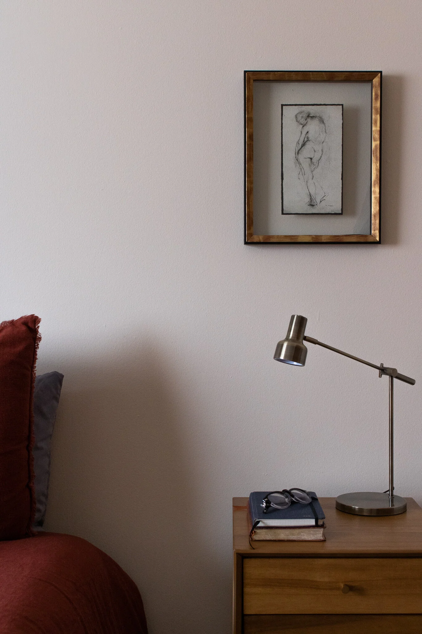 How To Hang A Gallery Wall In 4 easy Steps
