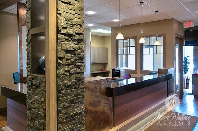 Reception - Rocky Mountain blend of texture and colour. #customdesign #office #spaceplanner #yycdesign #yyc #spaceplanning #interiordesign #interiordesigner #reception #dental #design #dentaldesign