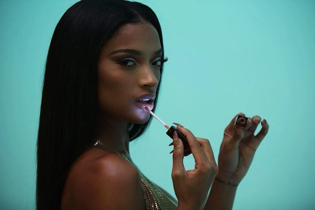 Have you gotten yours ? 💋⚡️💋🪽
Available exclusively @ SHOPAEONLUXE.COM