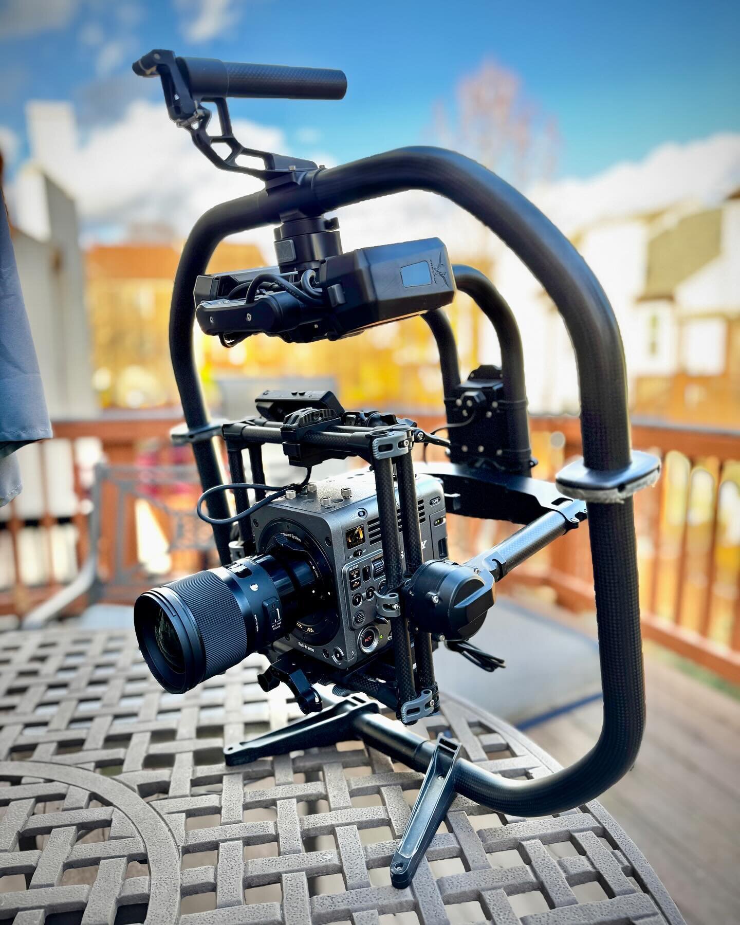 Burano and Movi Pro feel like a match made in heaven. Image quality that matches the Sony Venice, Autofocus, Vari-ND, and lighter weight. 
-
-
-
-
-
#sonycinema #sonycine #sonyburano #freeflysystems #movipro #gimbaloperator