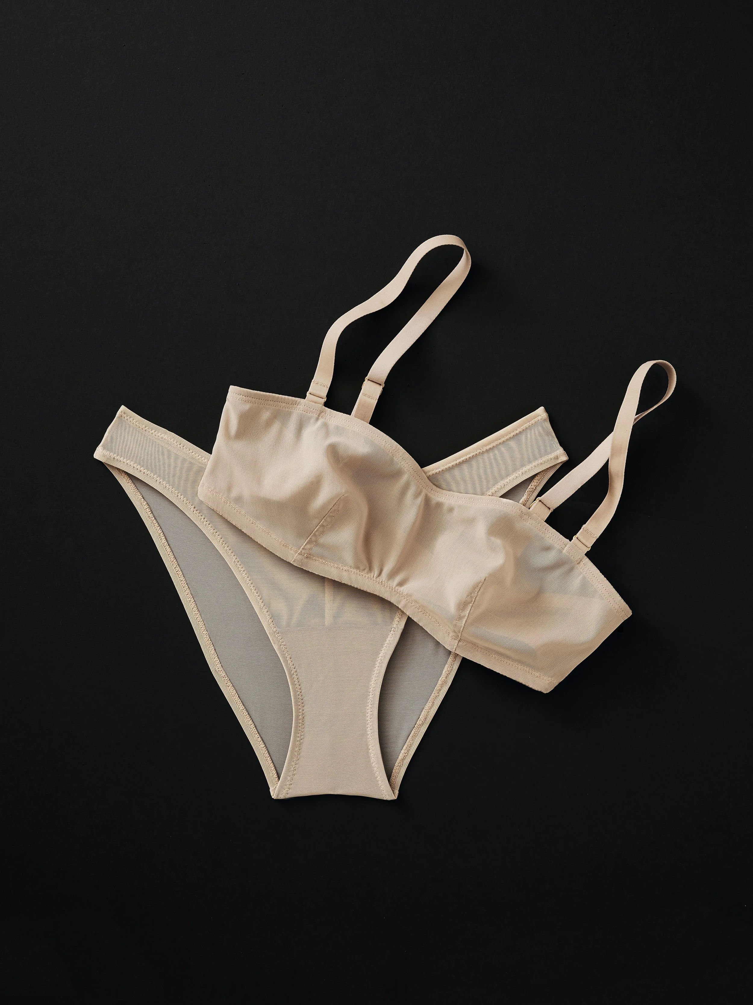 Shot_12_wrls-Balc_BK_Mesh_Sand_BOTTOM.jpg
