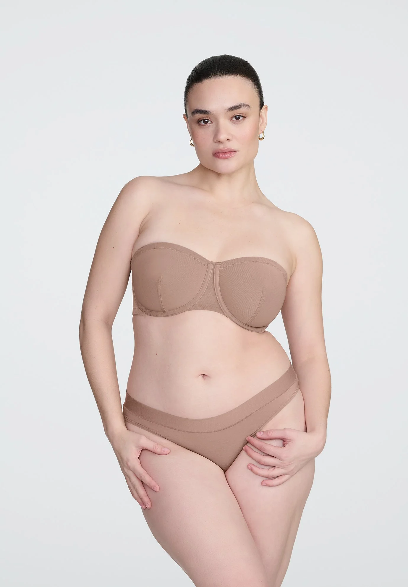 260311_Cupp_Ecomm_Shot_3_Taupe_Strapless_02_007.jpg
