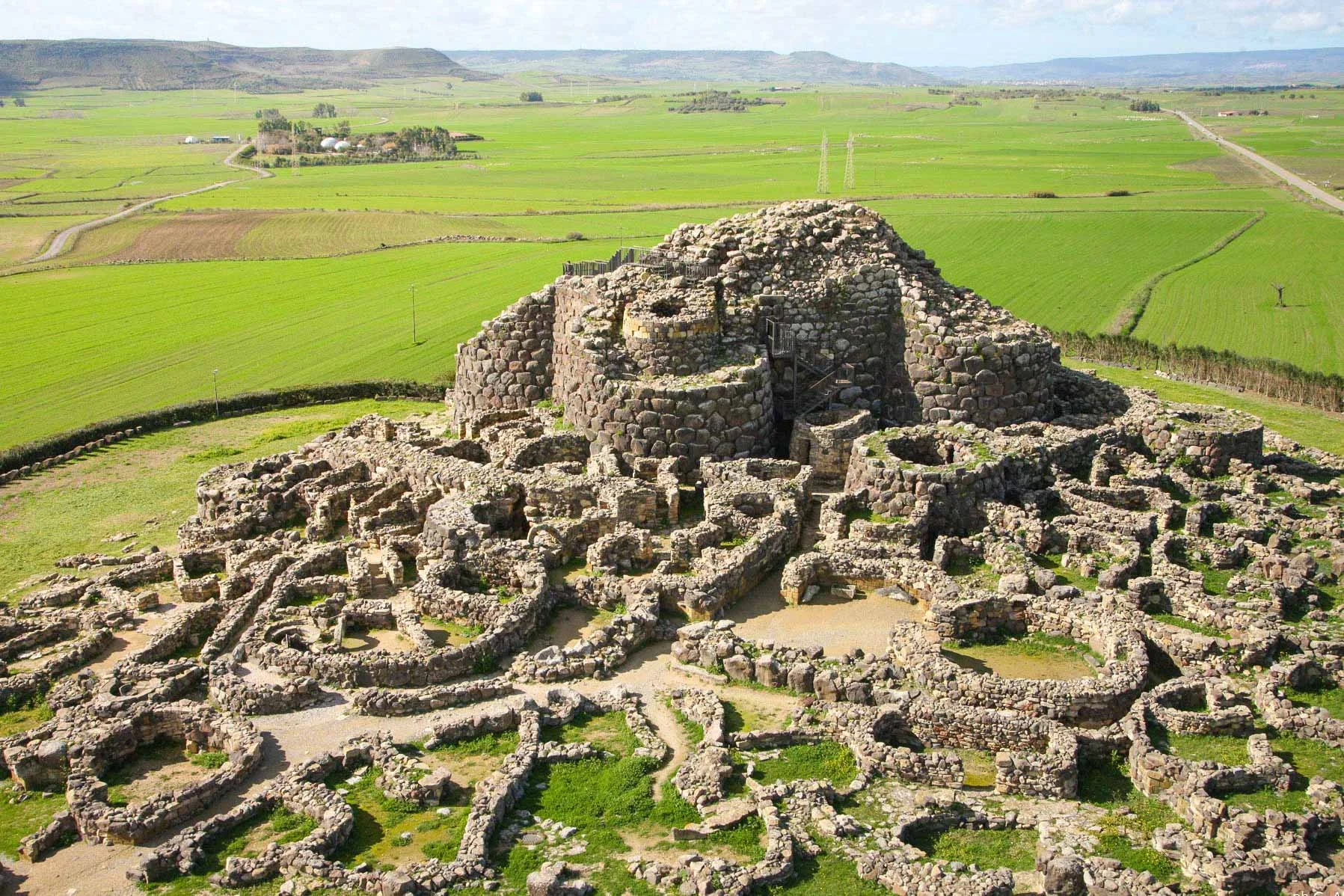 nuraghe-Su-Nuraxi.jpg