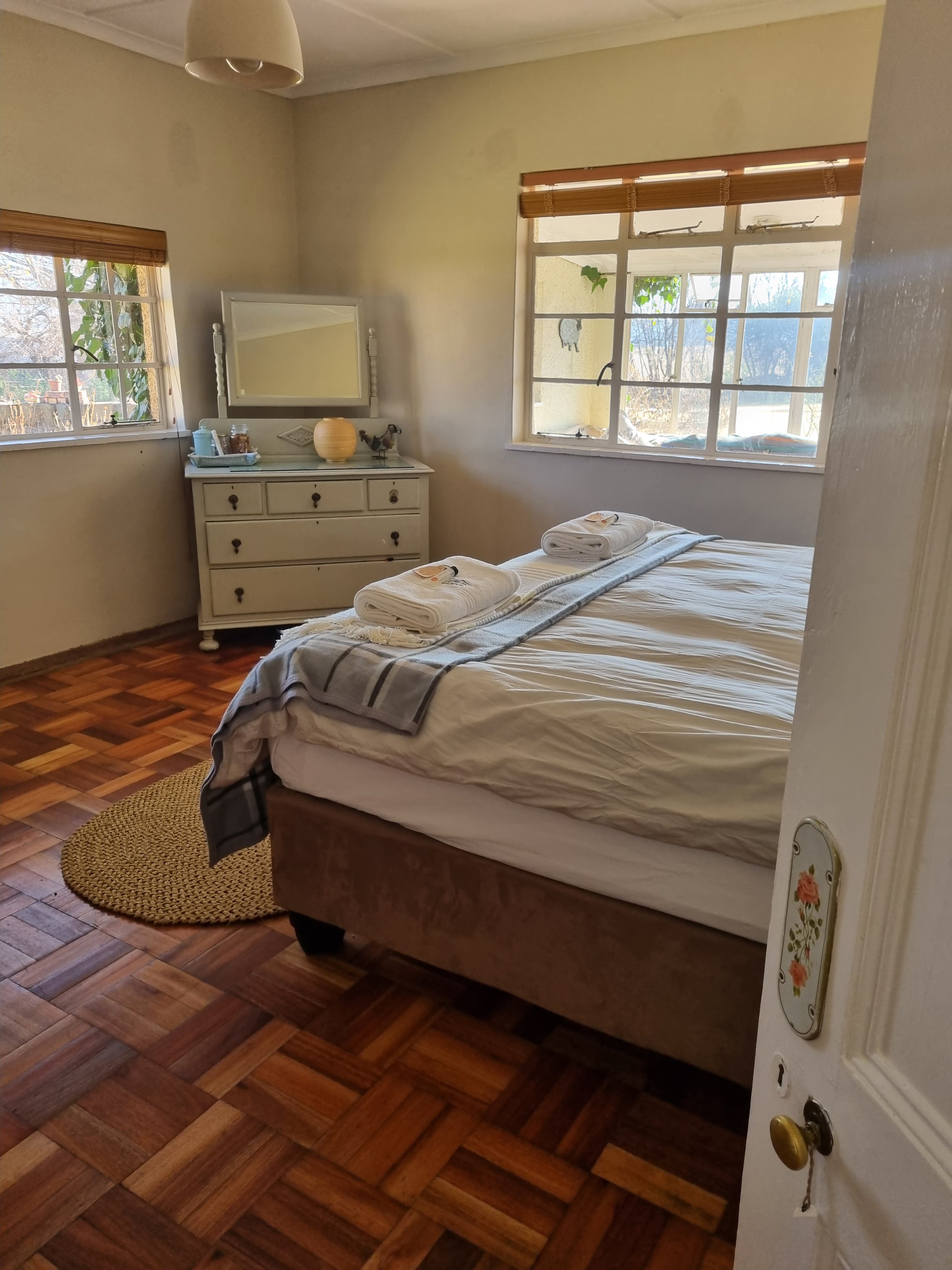 Farmhouse bedroom 3