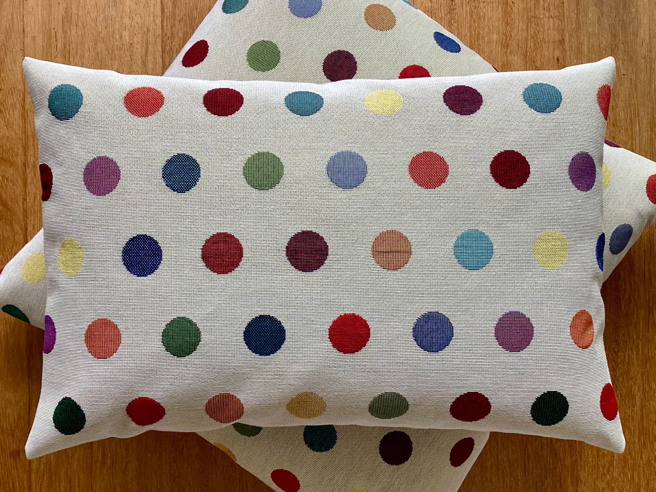 Sofakissen Gobelin „Dots“ – Kissinski-Original 47 x 32 cm