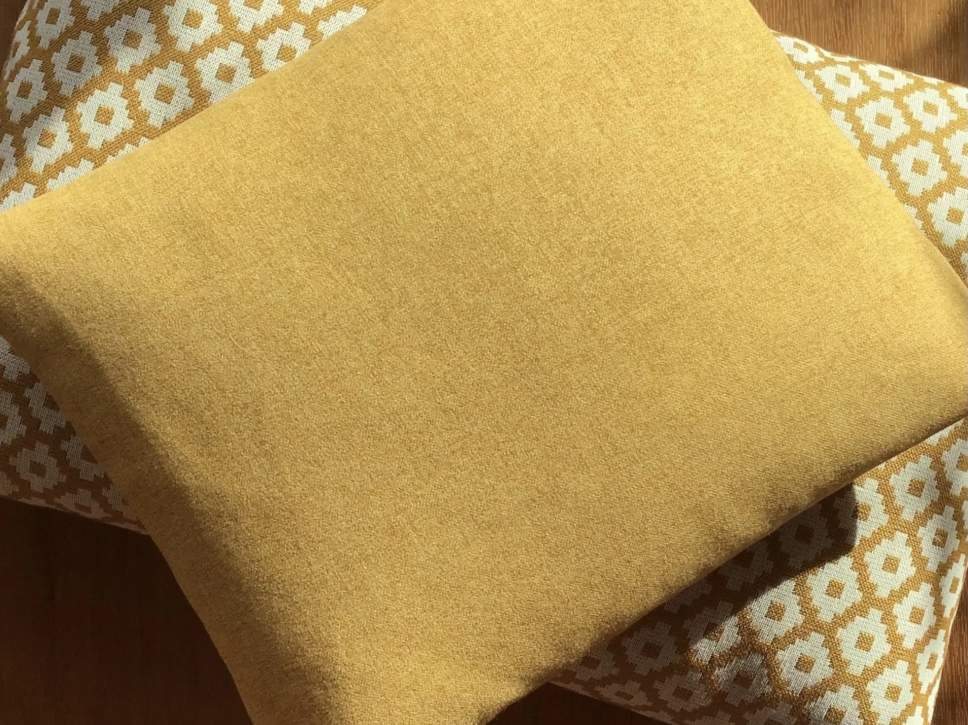 Reisekissen „Flanell Uni Senf" – 30 x 25 cm