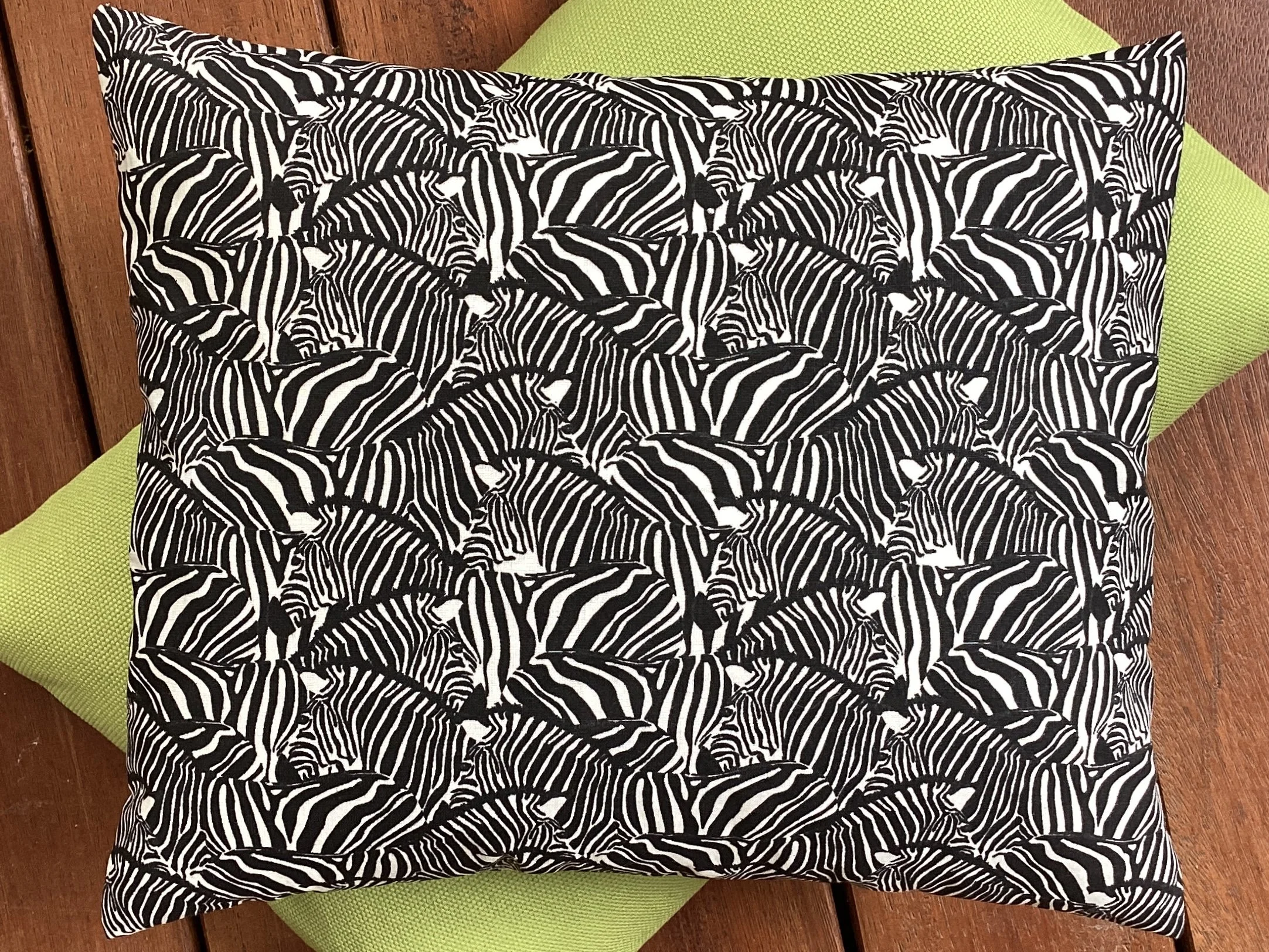 Reisekissen "Zebrastreifen" – 30 x 25 x cm
