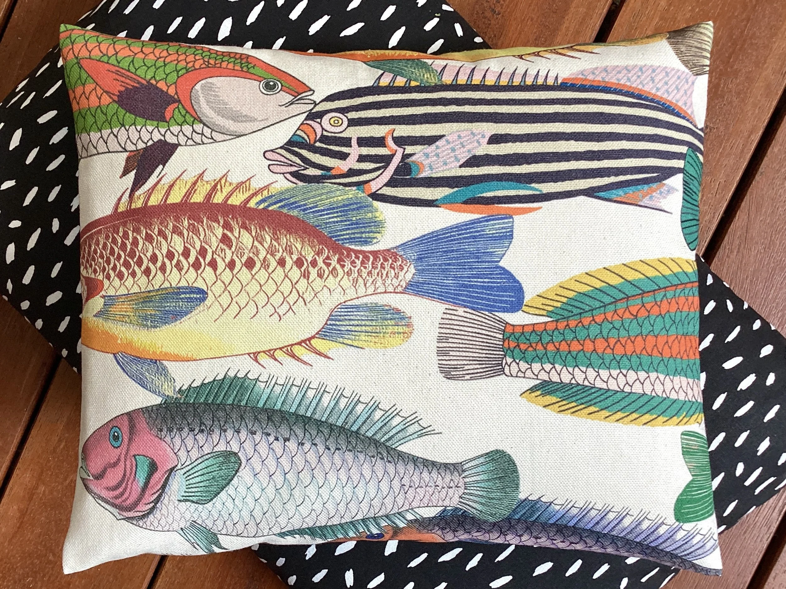 Reisekissen "Fischgesellschaft"  – 30 x 25 cm