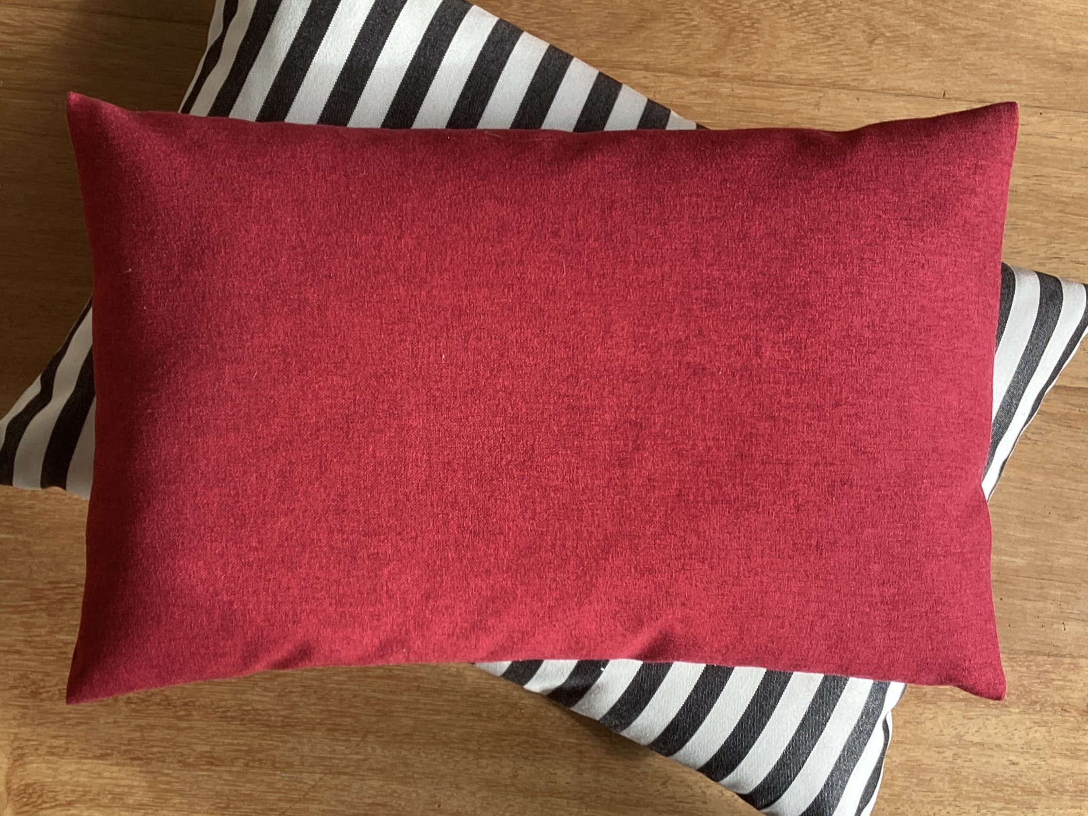 Kuschelkissen Flanell "Uni Kirschrot"  40 × 25 cm