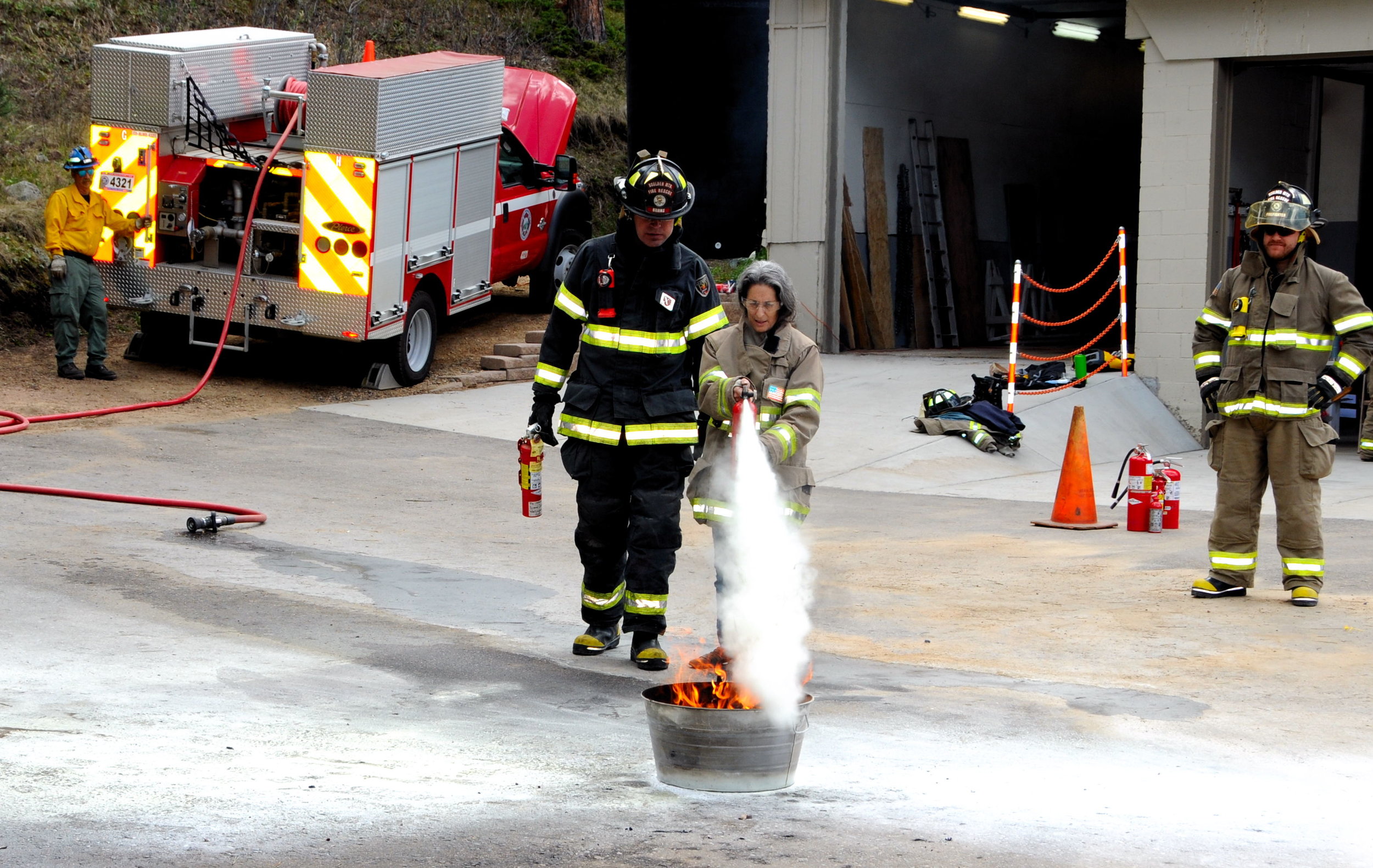 FireExtTest2.jpg