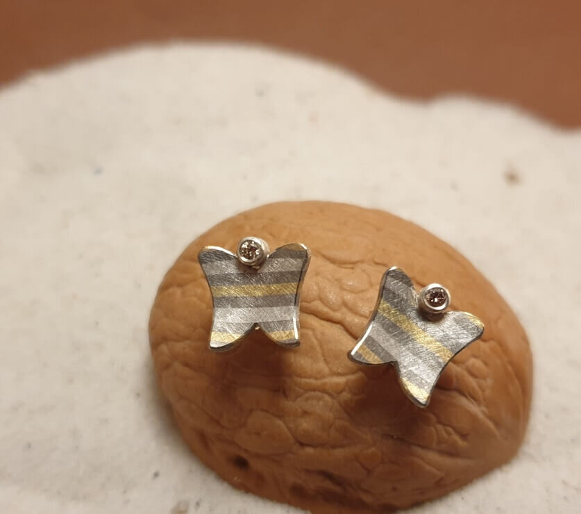 "butterfly" Gold 18kt, Palladium 500, Silber 925, Brillant - € 465,-