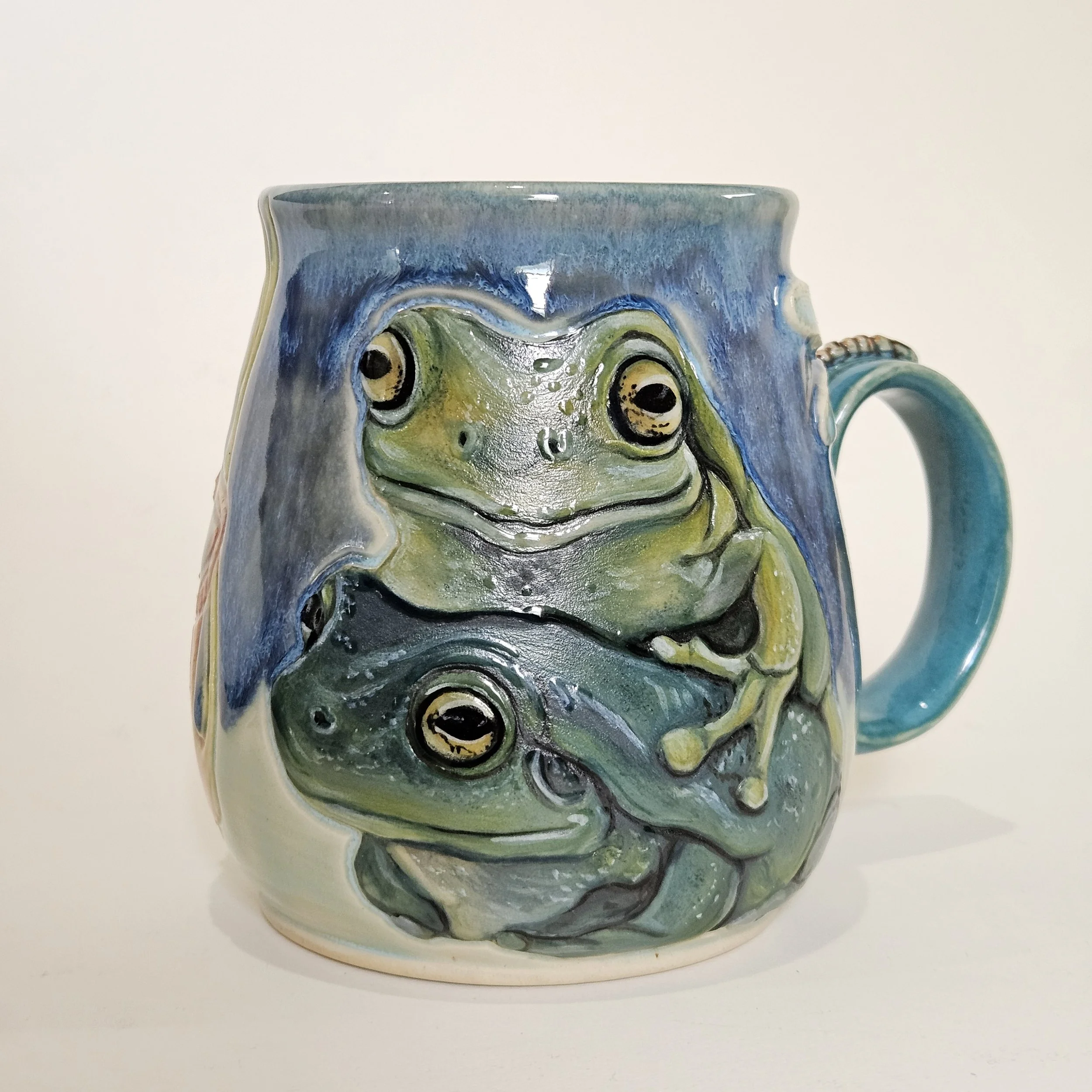 13. White Tree Frog Besties mug