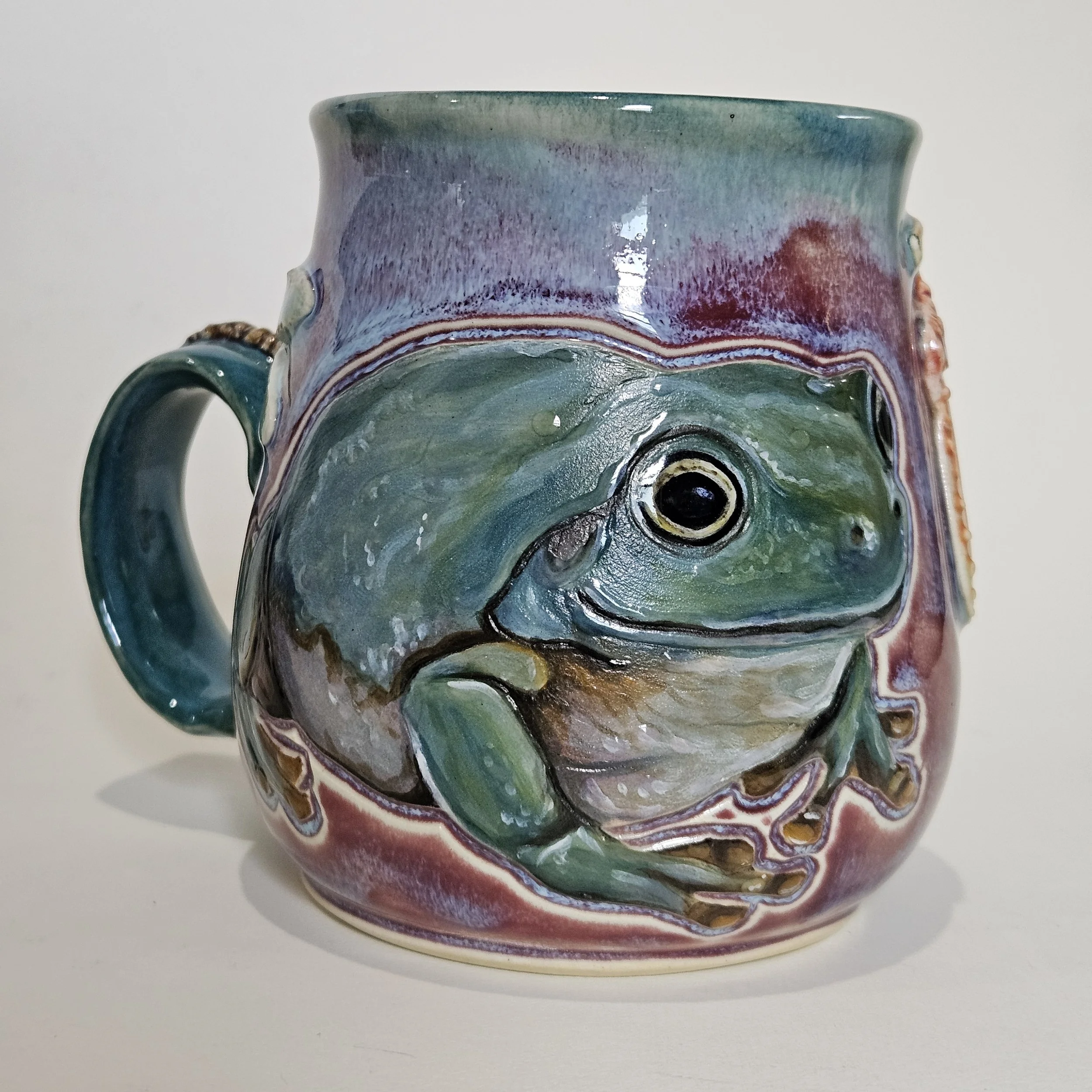 4. White Tree frog mug